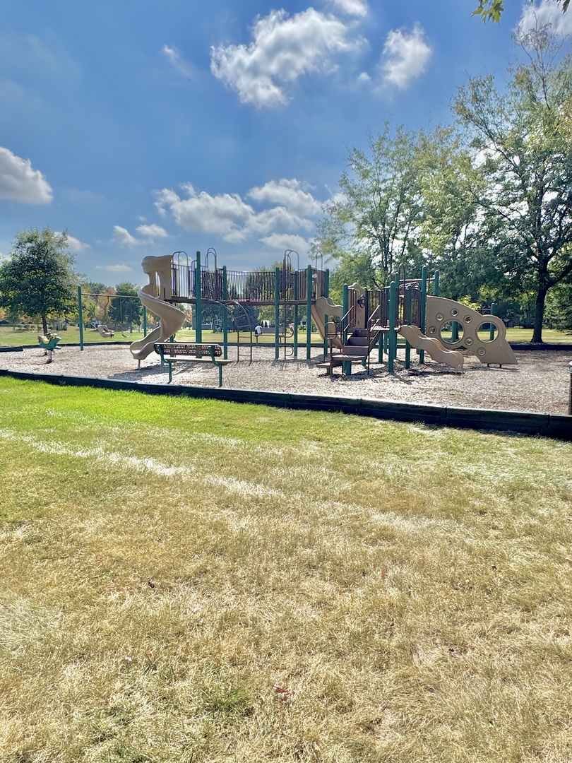 3704 Heathmoor Drive, Elgin, IL 60124