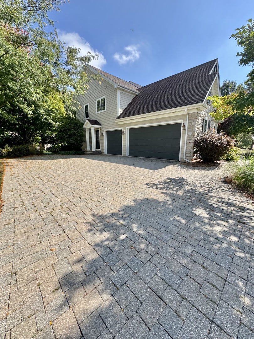 3704 Heathmoor Drive, Elgin, IL 60124