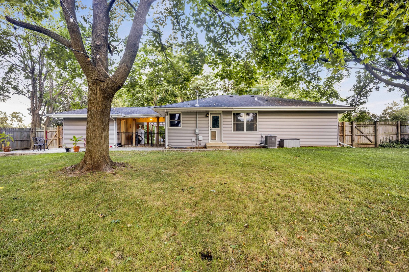 614 Polo Drive, Wheaton, IL 60187