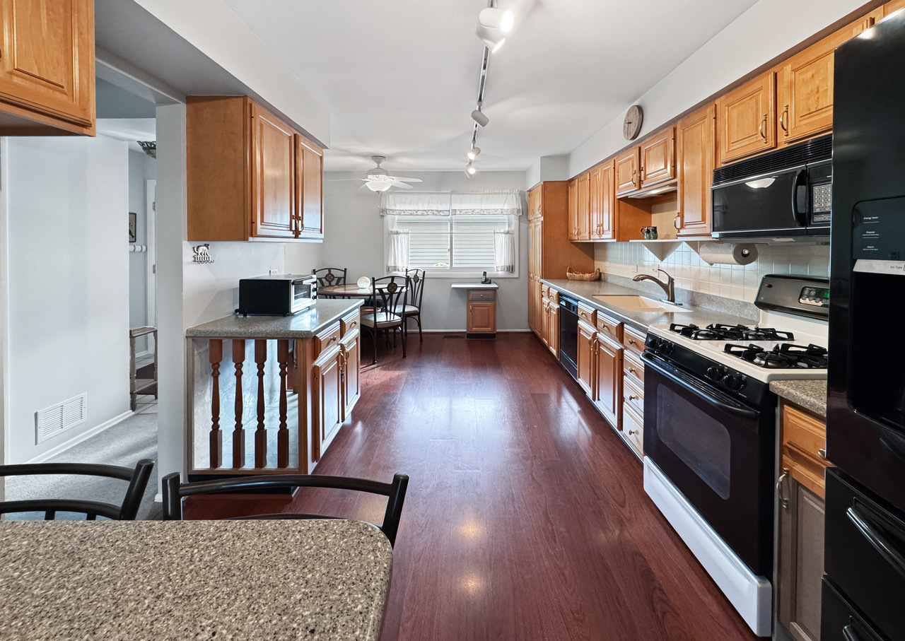 1028 Cumberland Court, Vernon Hills, IL 60061