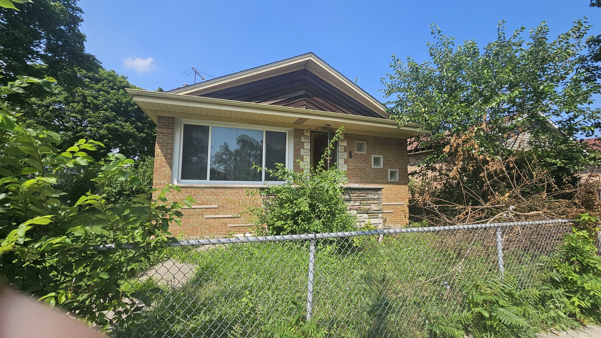 1924 W Marquette Road, Chicago, IL 60636