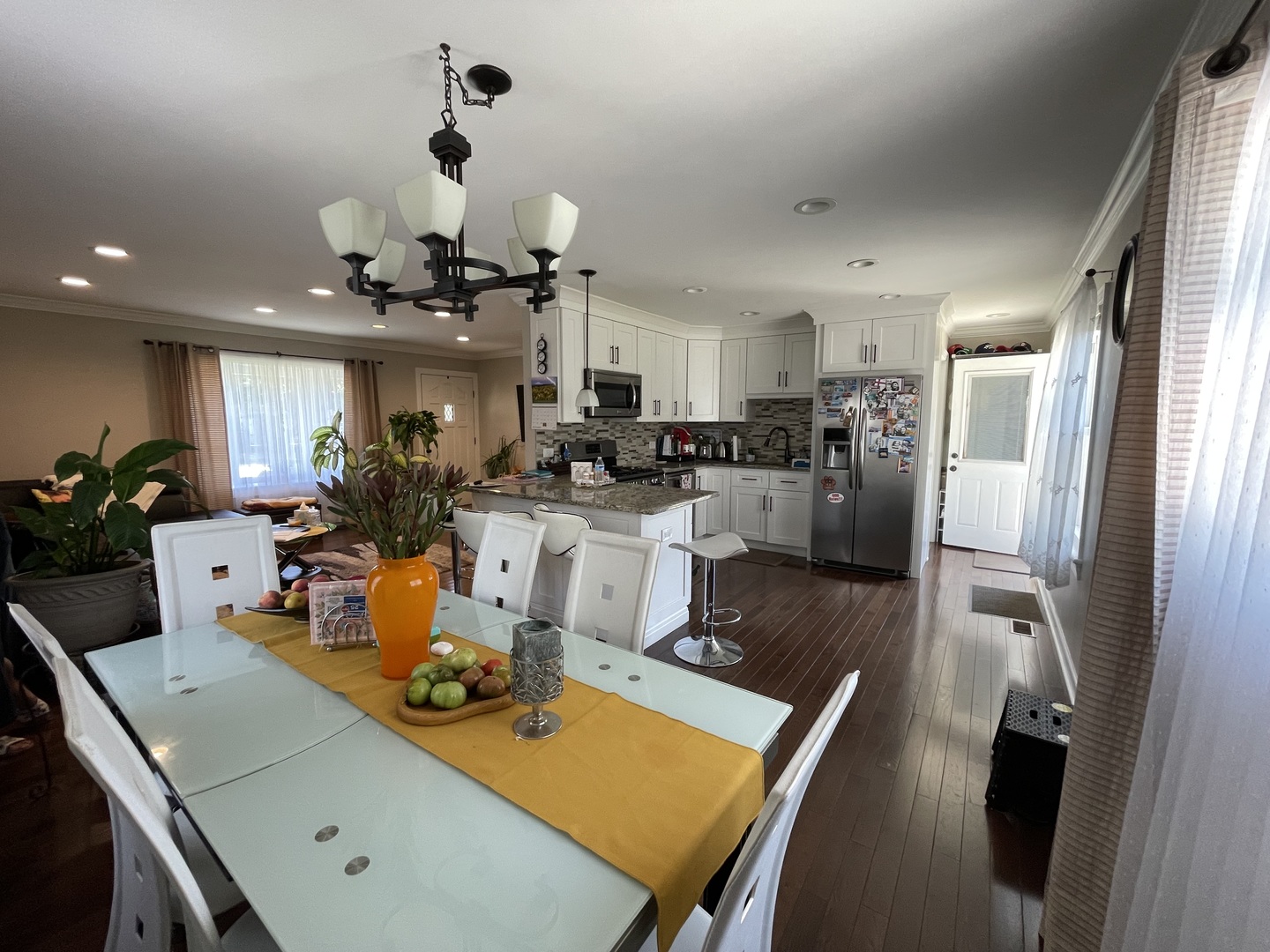 7660 Walnut Avenue, Woodridge, IL 60517