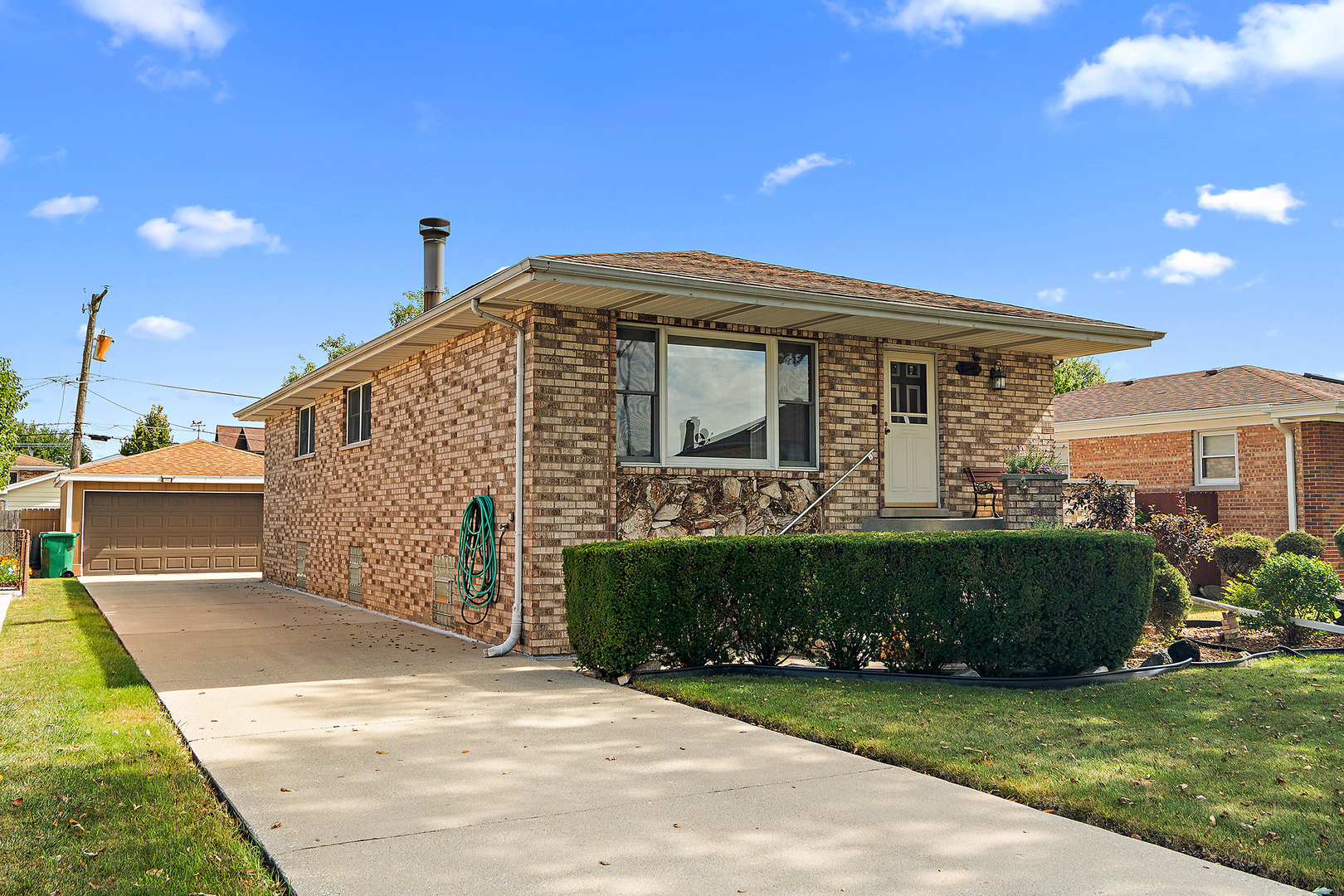 8525 Massasoit Avenue, Burbank, IL 60459