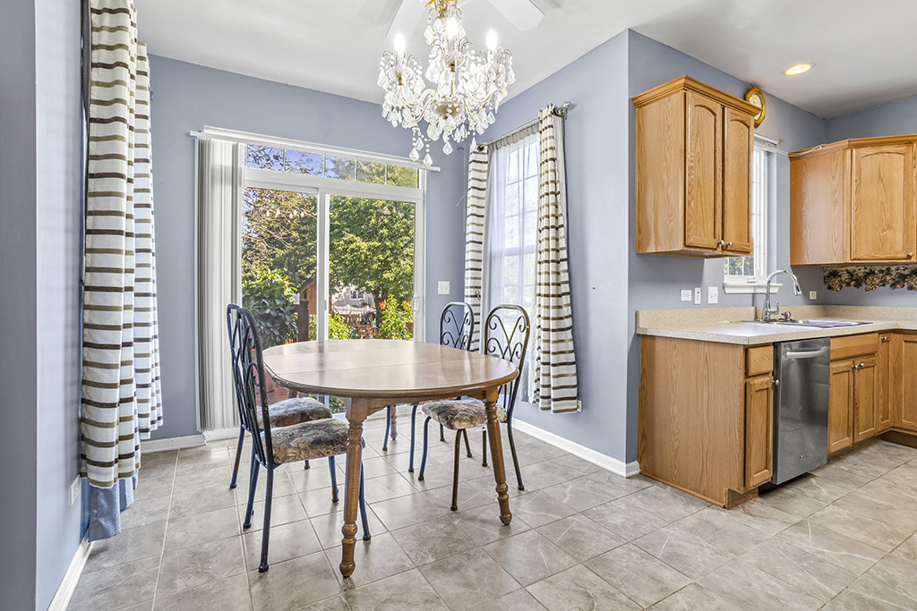 25226 Balmoral Drive, Shorewood, IL 60404