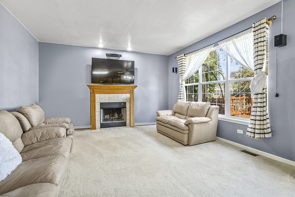 25226 Balmoral Drive, Shorewood, IL 60404