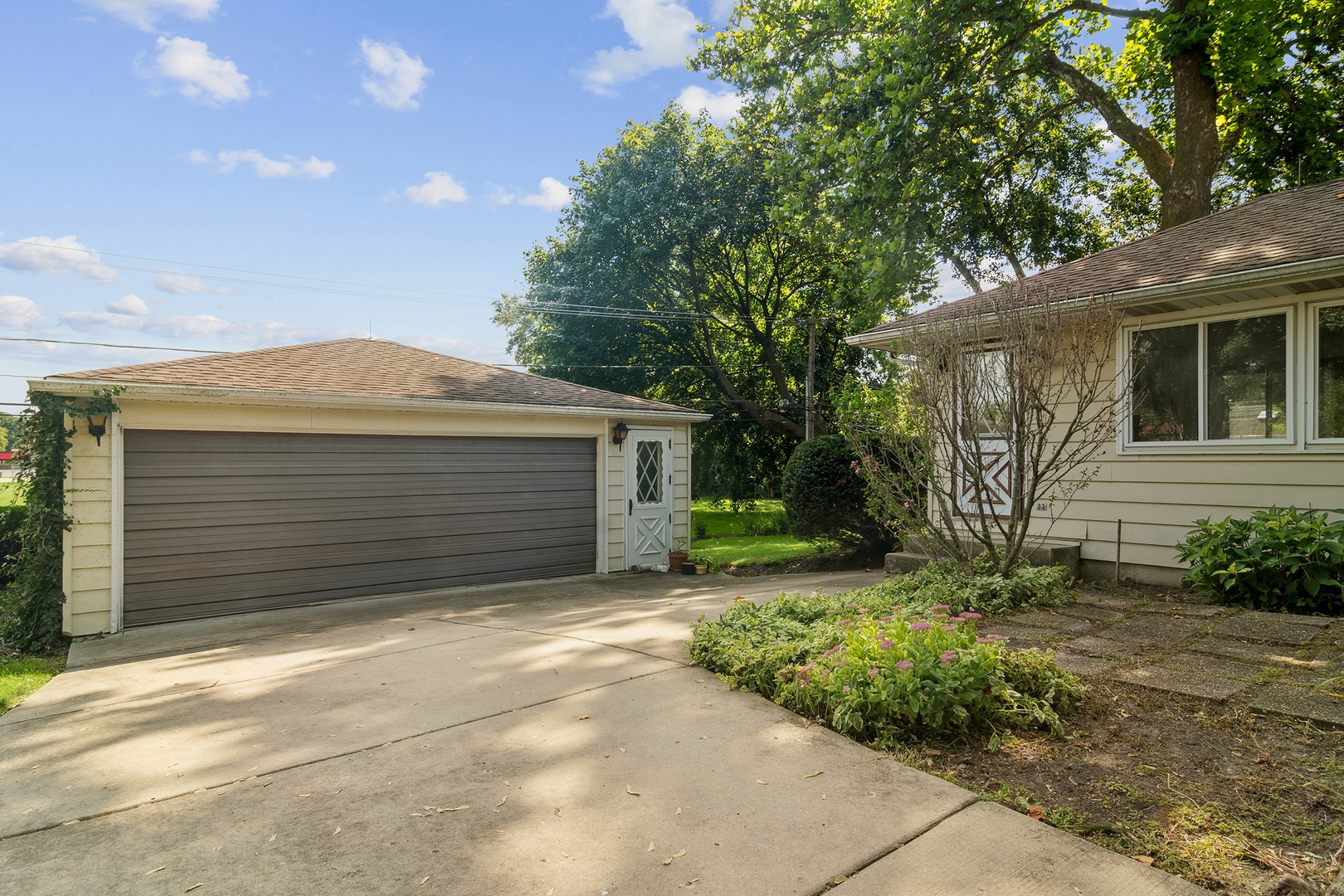 315 S We Go Trail, Mount Prospect, IL 60056