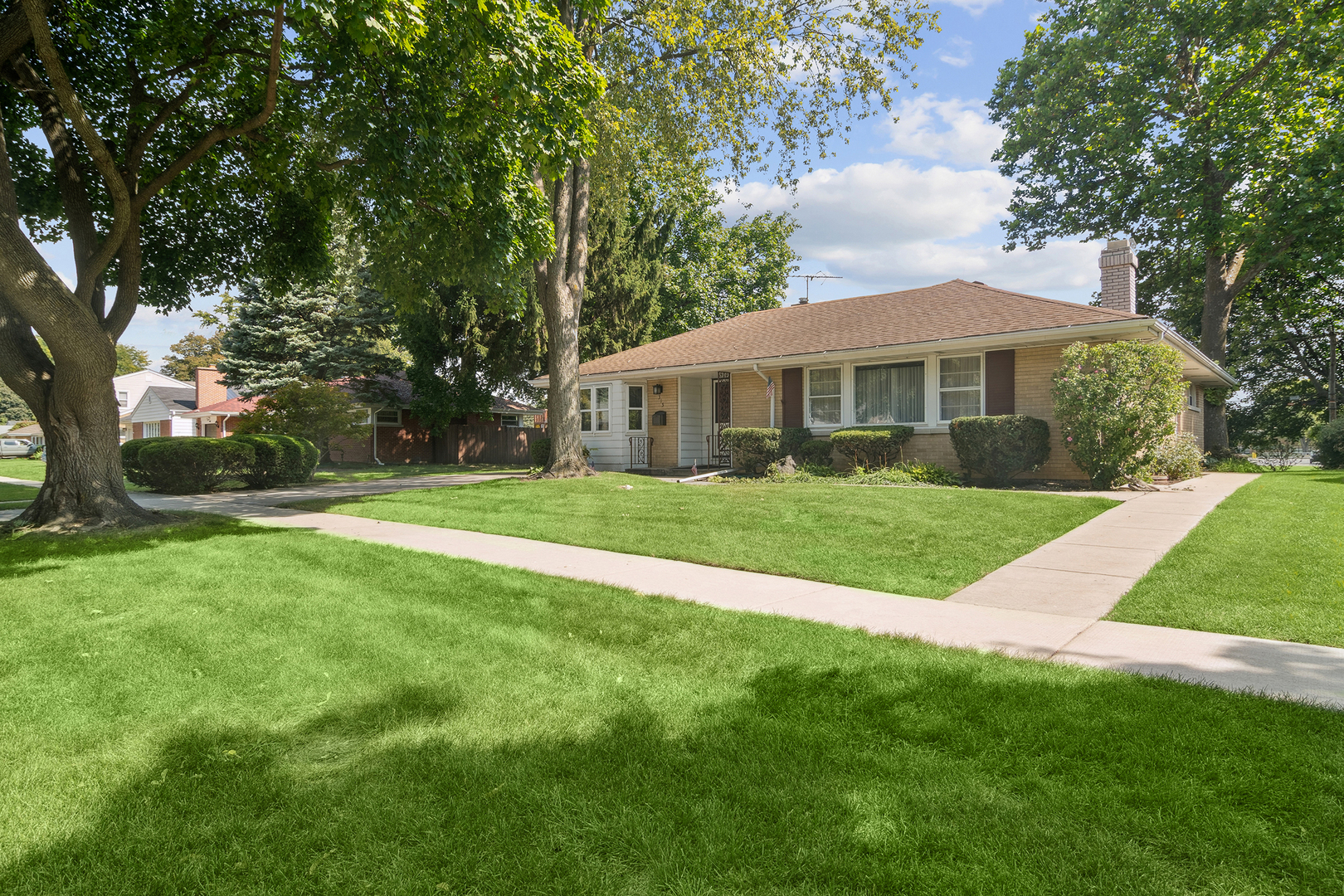 315 S We Go Trail, Mount Prospect, IL 60056