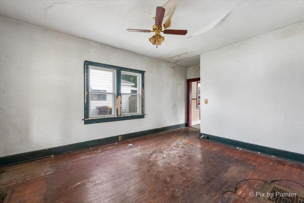 206 W Blackman Street, Harvard, IL 60033