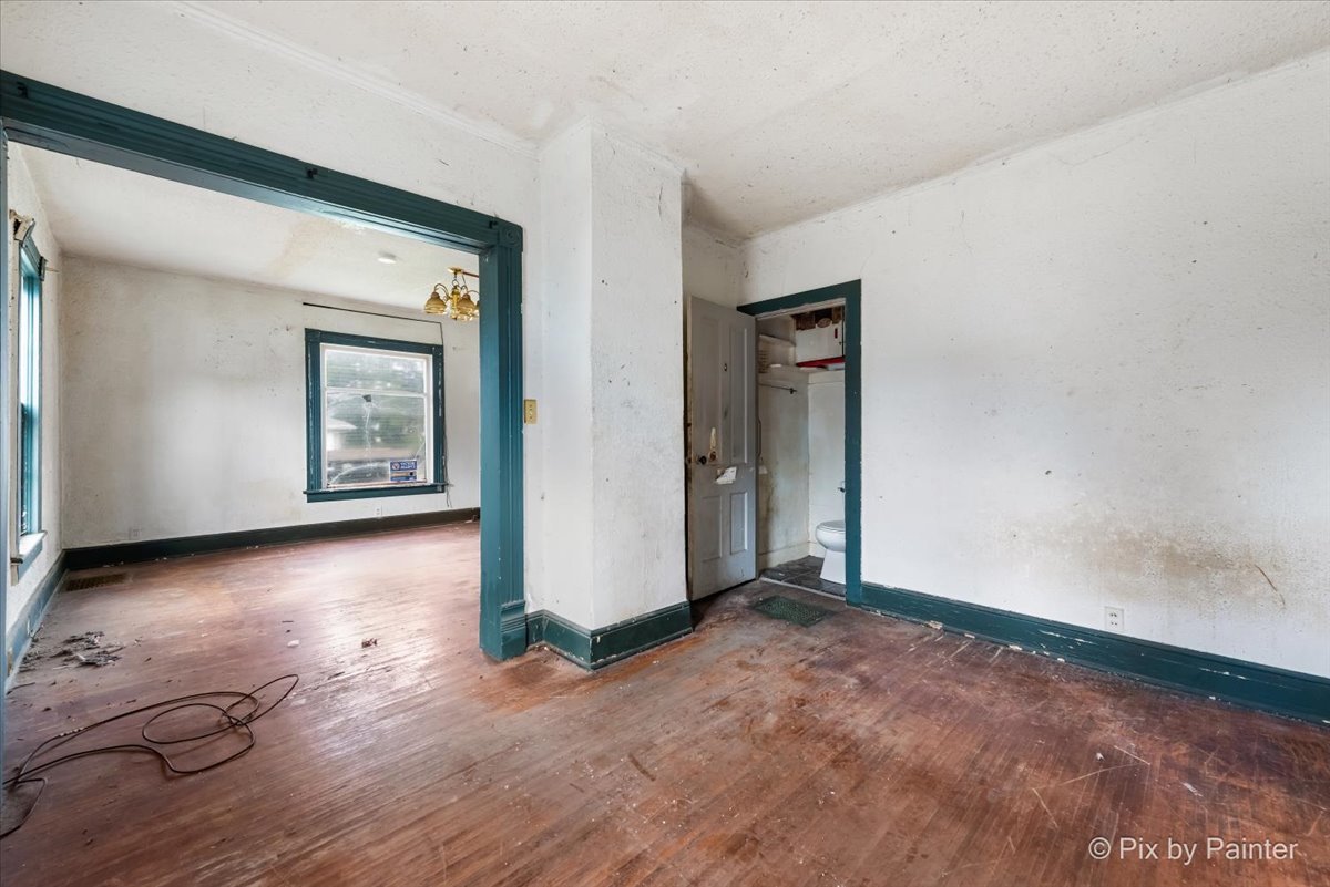 206 W Blackman Street, Harvard, IL 60033