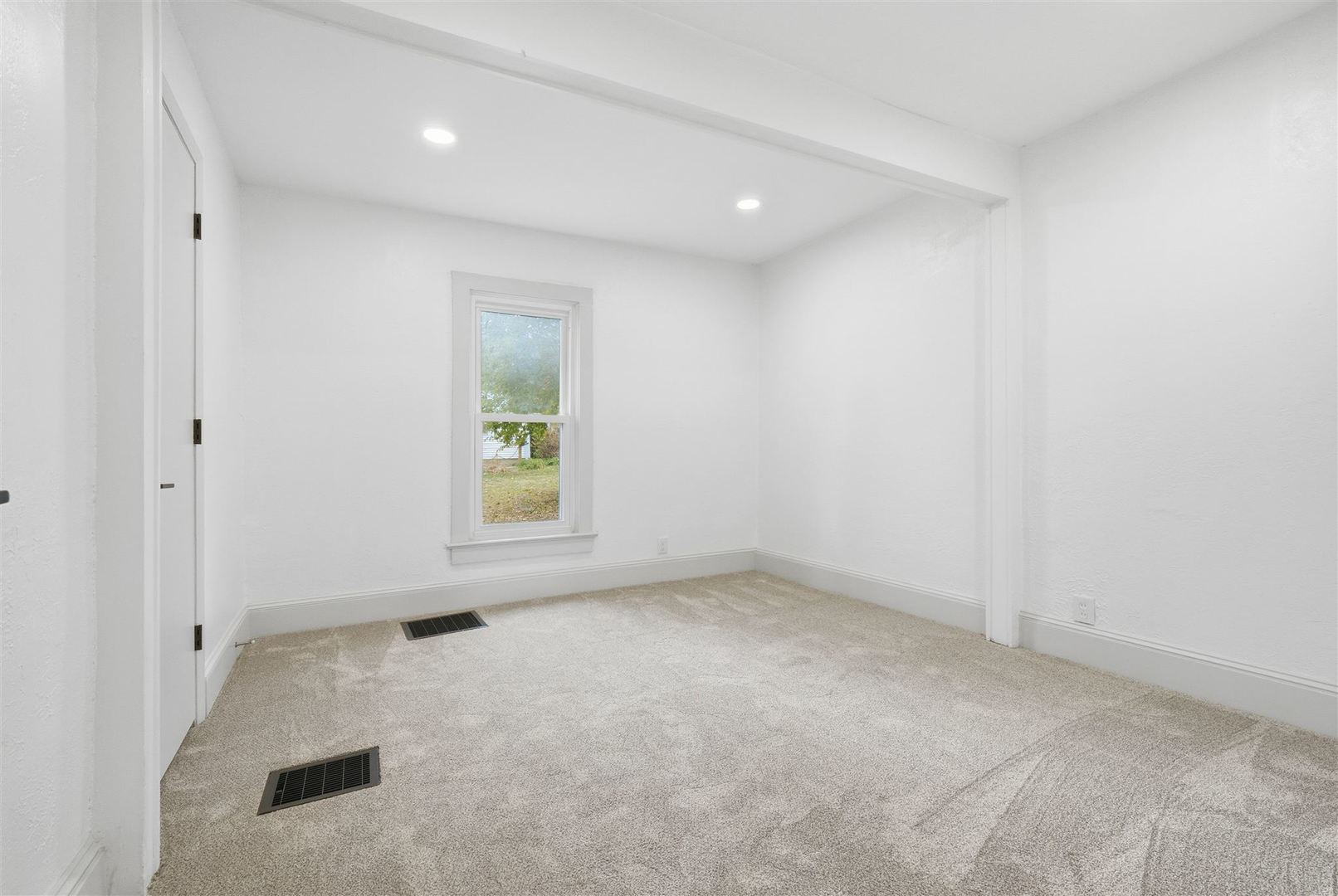 807 N Morris Avenue, Bloomington, IL 61701