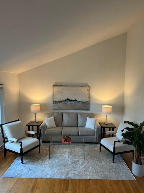 814 S HAWTHORNE Avenue, Elmhurst, IL 60126