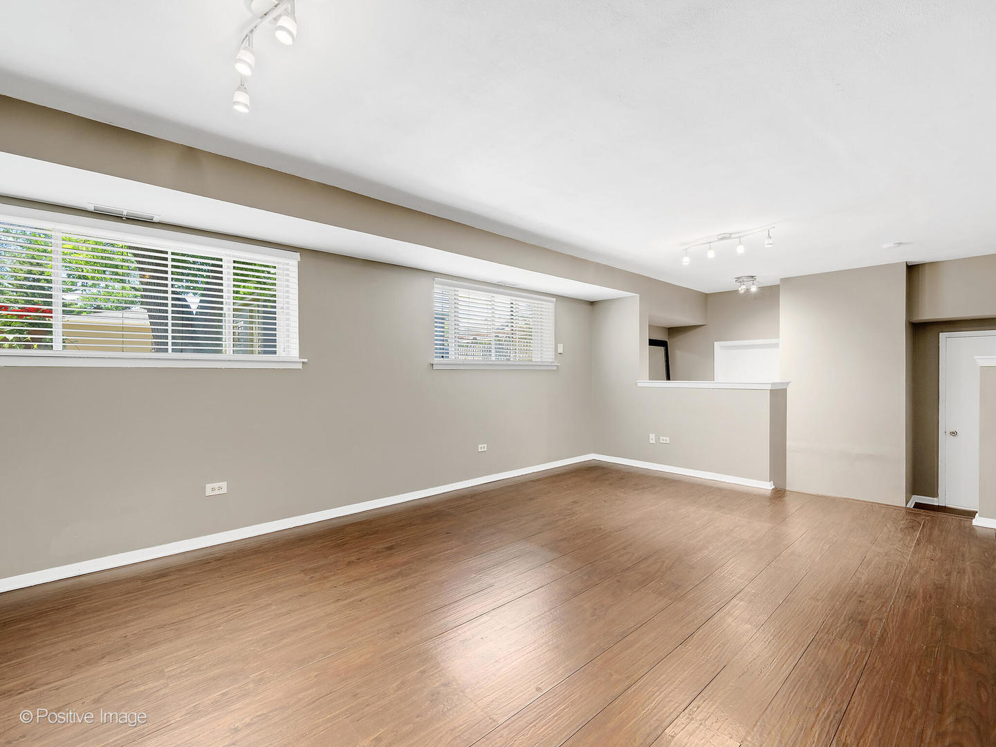 814 S HAWTHORNE Avenue, Elmhurst, IL 60126