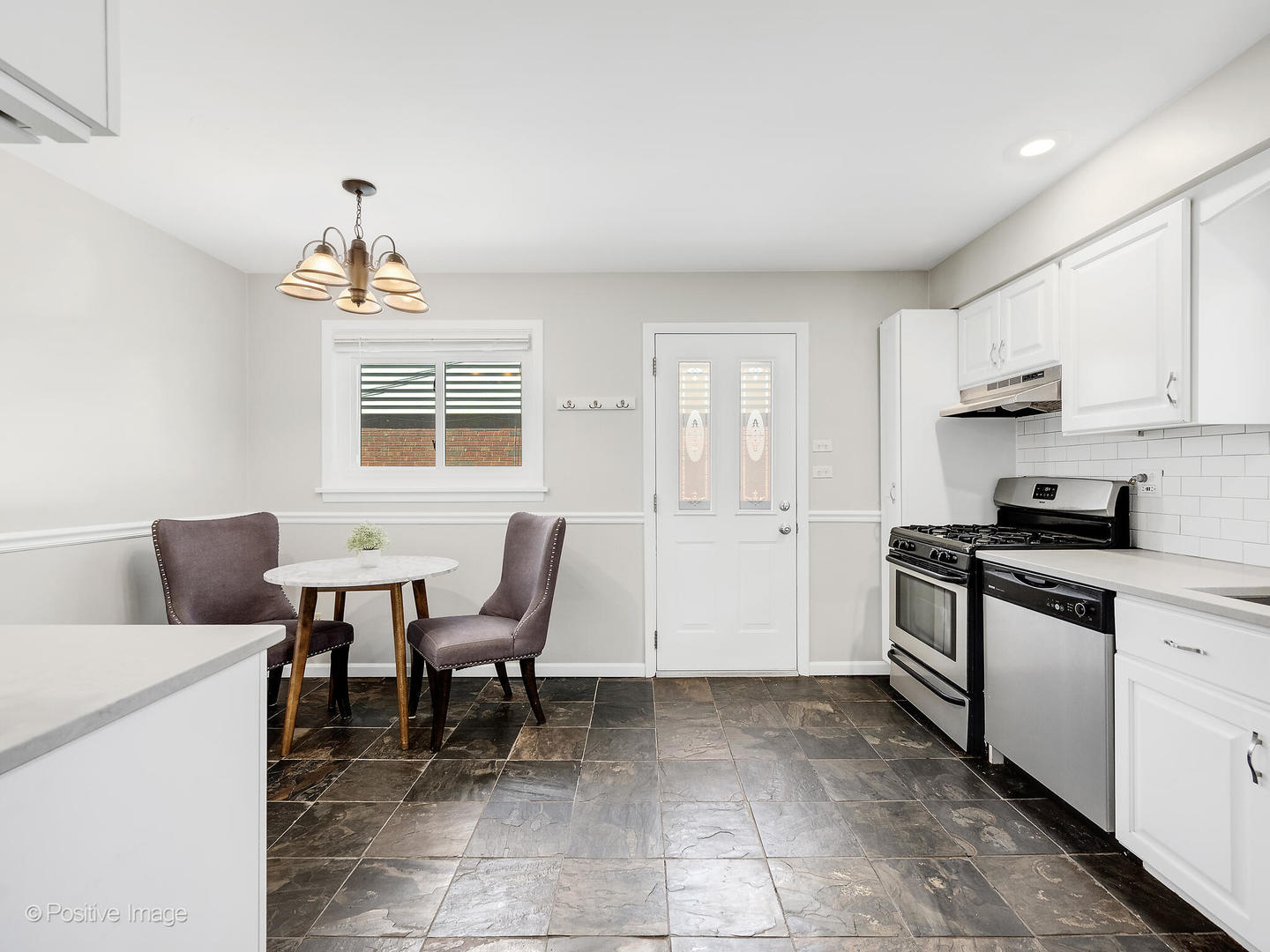 814 S HAWTHORNE Avenue, Elmhurst, IL 60126