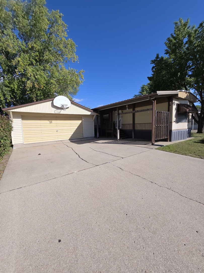 1336 13th Street, Bloomington, IL 61704