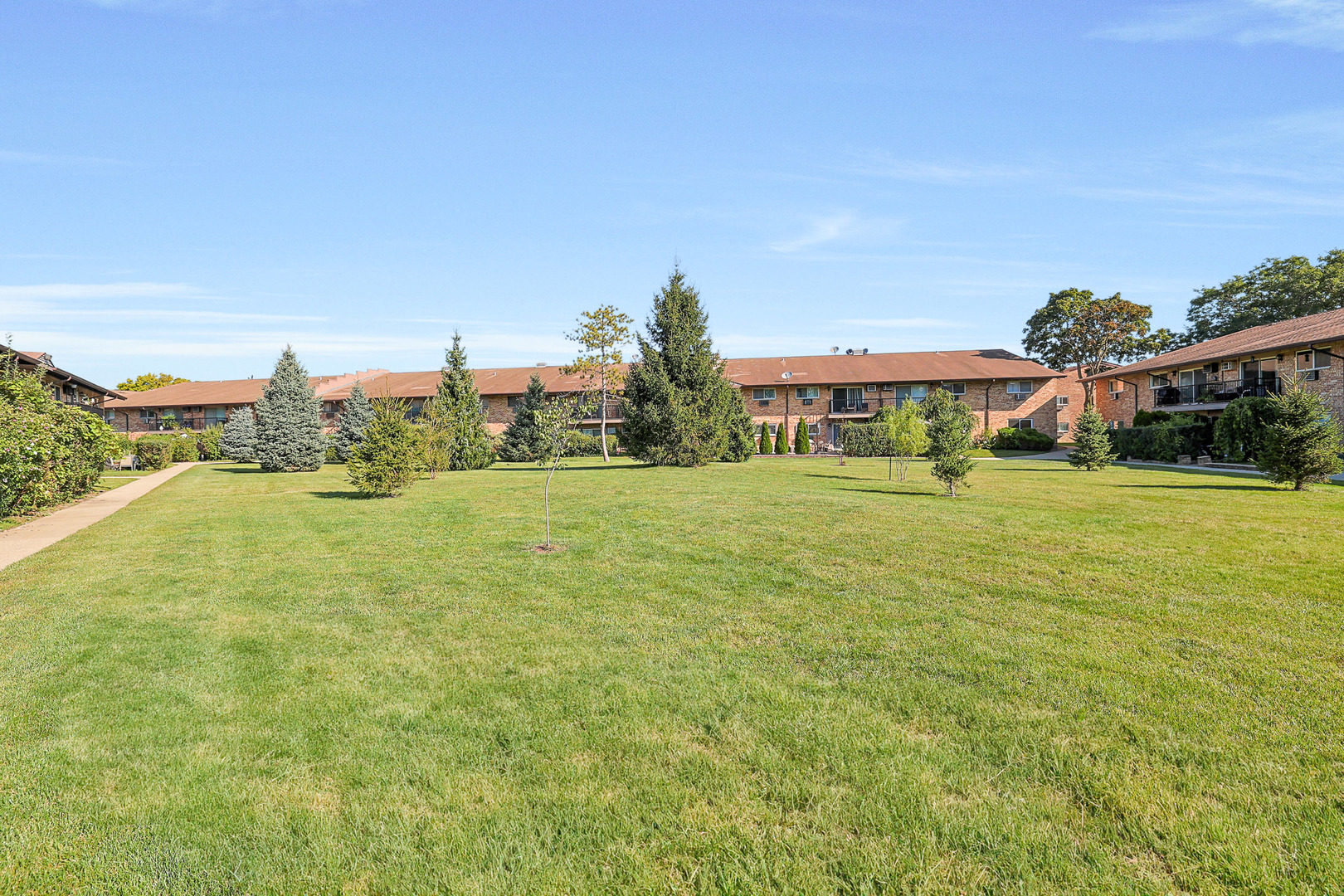 838 E Old Willow Road #105, Prospect Heights, IL 60070