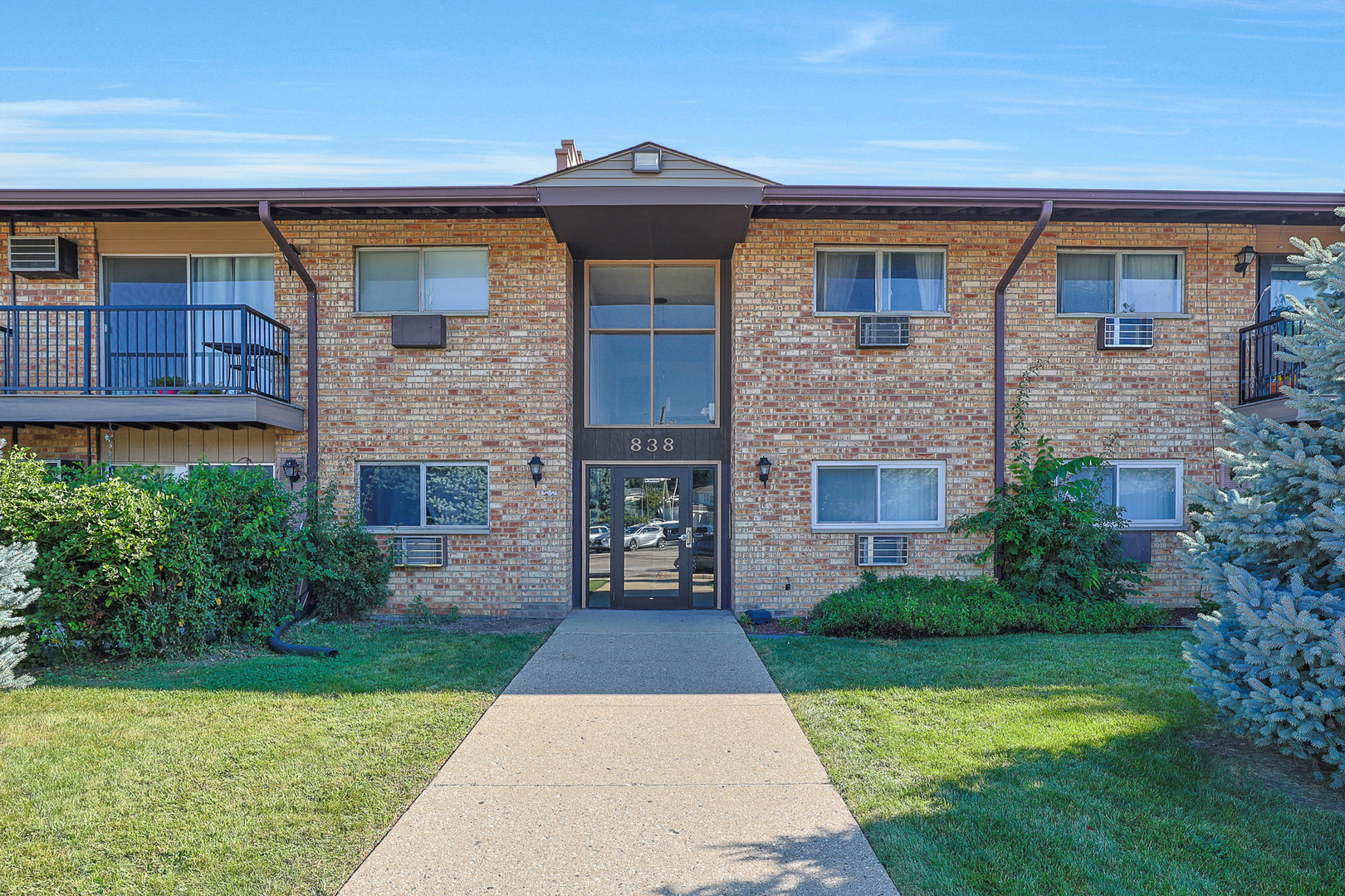 838 E Old Willow Road #105, Prospect Heights, IL 60070