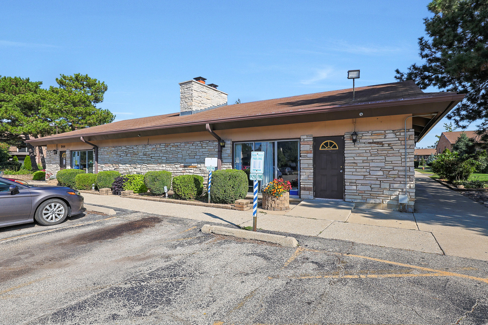 838 E Old Willow Road #105, Prospect Heights, IL 60070