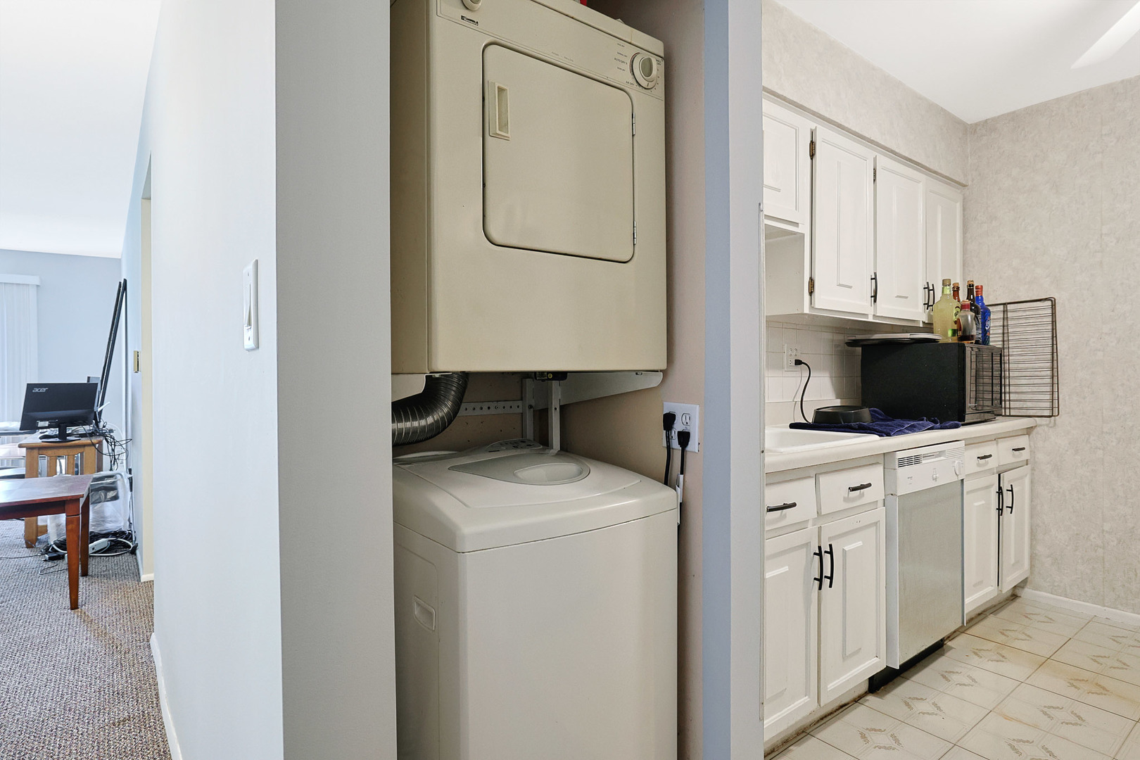 838 E Old Willow Road #105, Prospect Heights, IL 60070