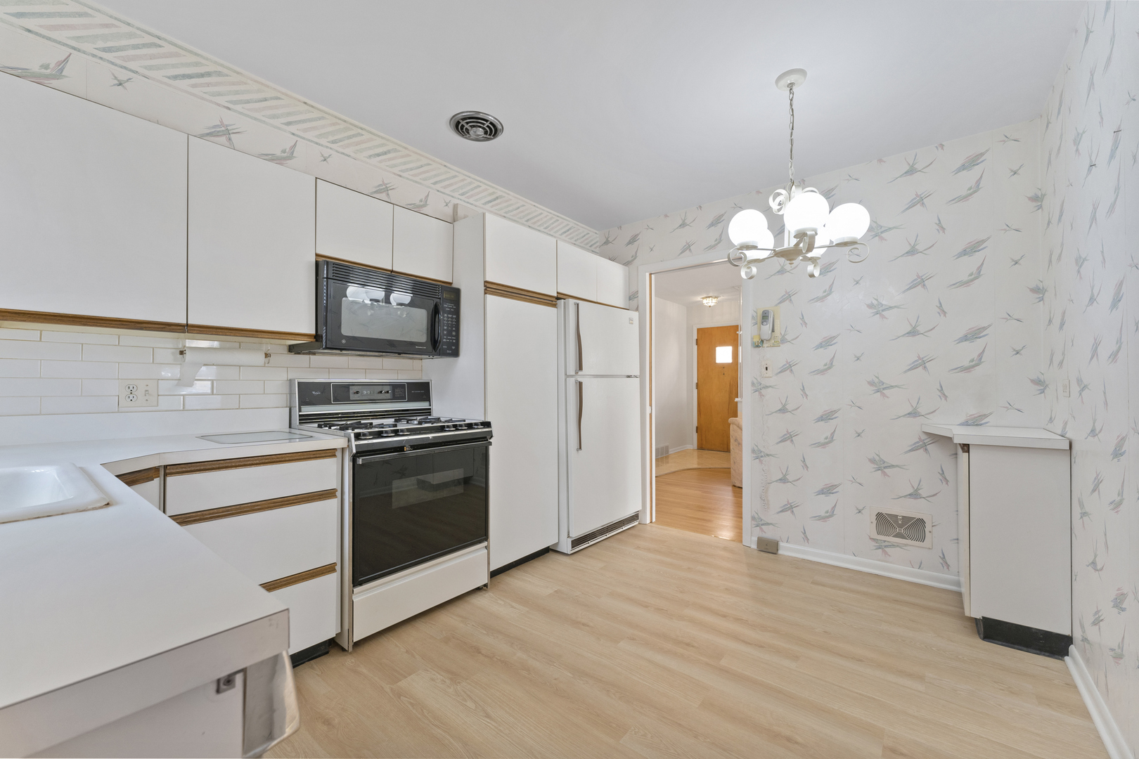 8616 N Oleander Avenue, Niles, IL 60714