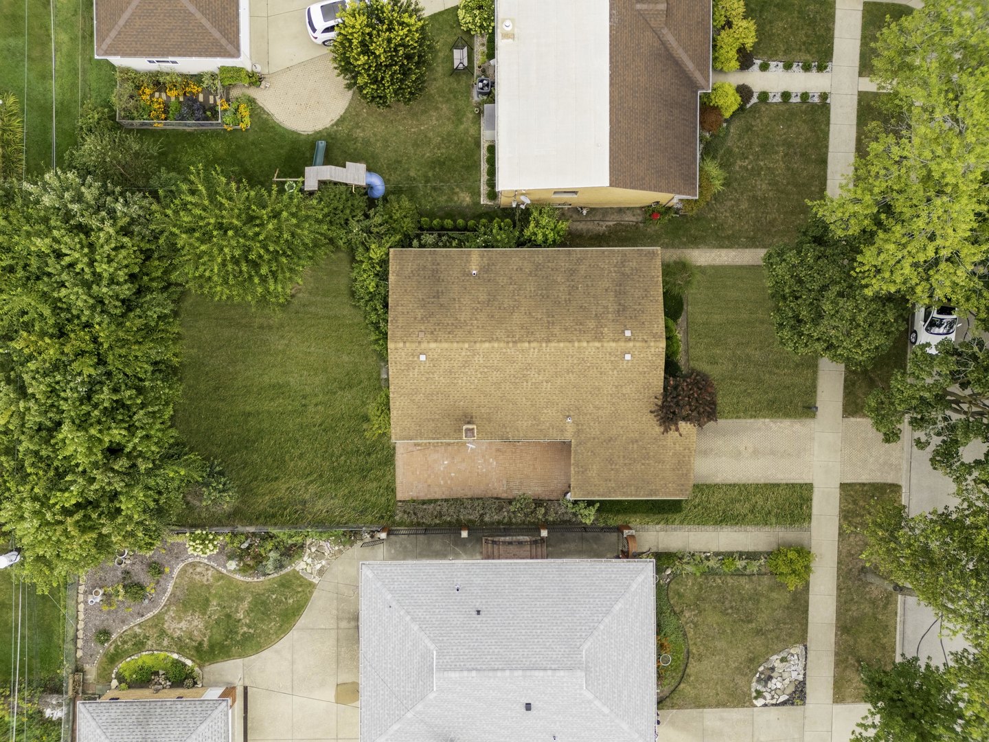 8616 N Oleander Avenue, Niles, IL 60714