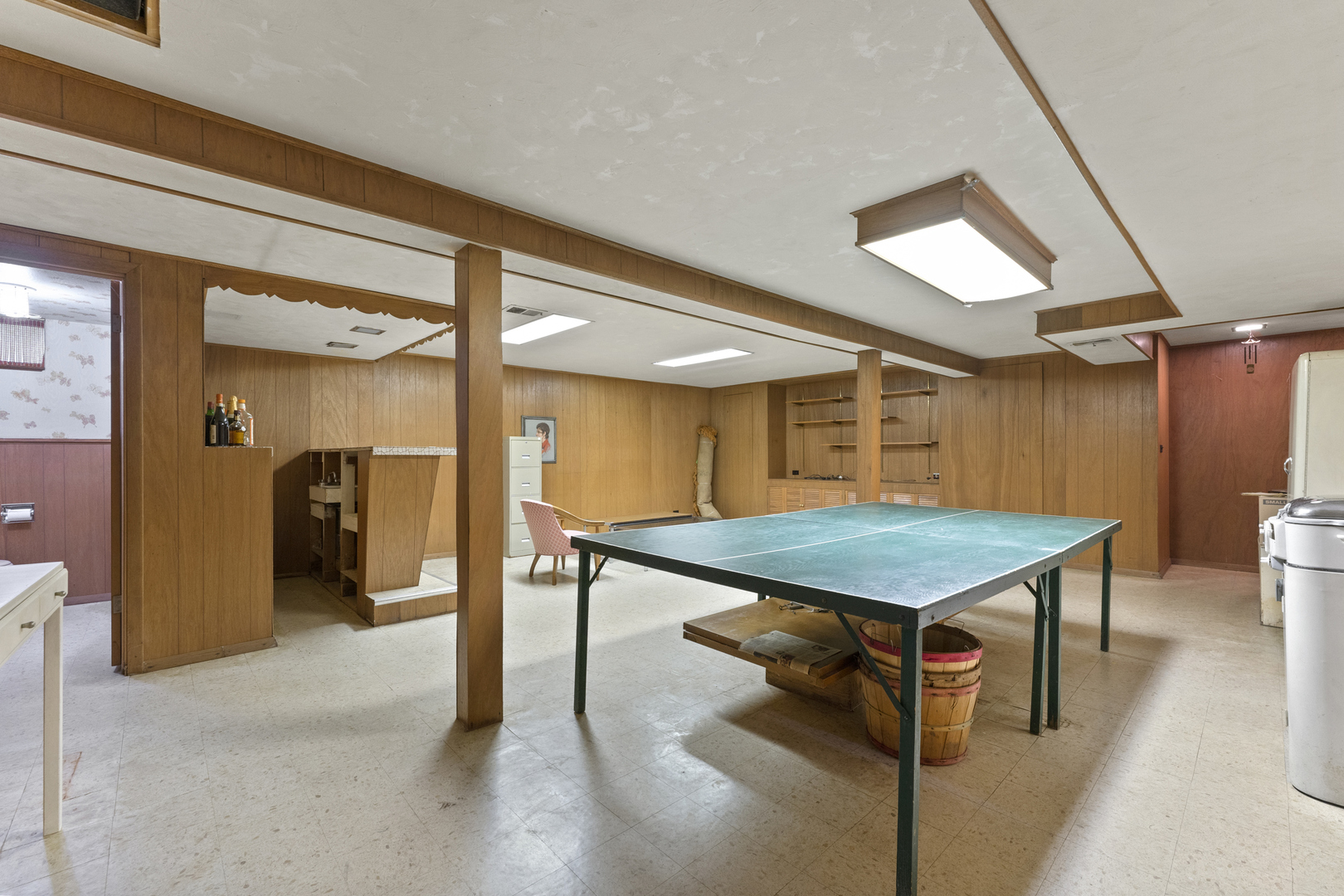 8616 N Oleander Avenue, Niles, IL 60714