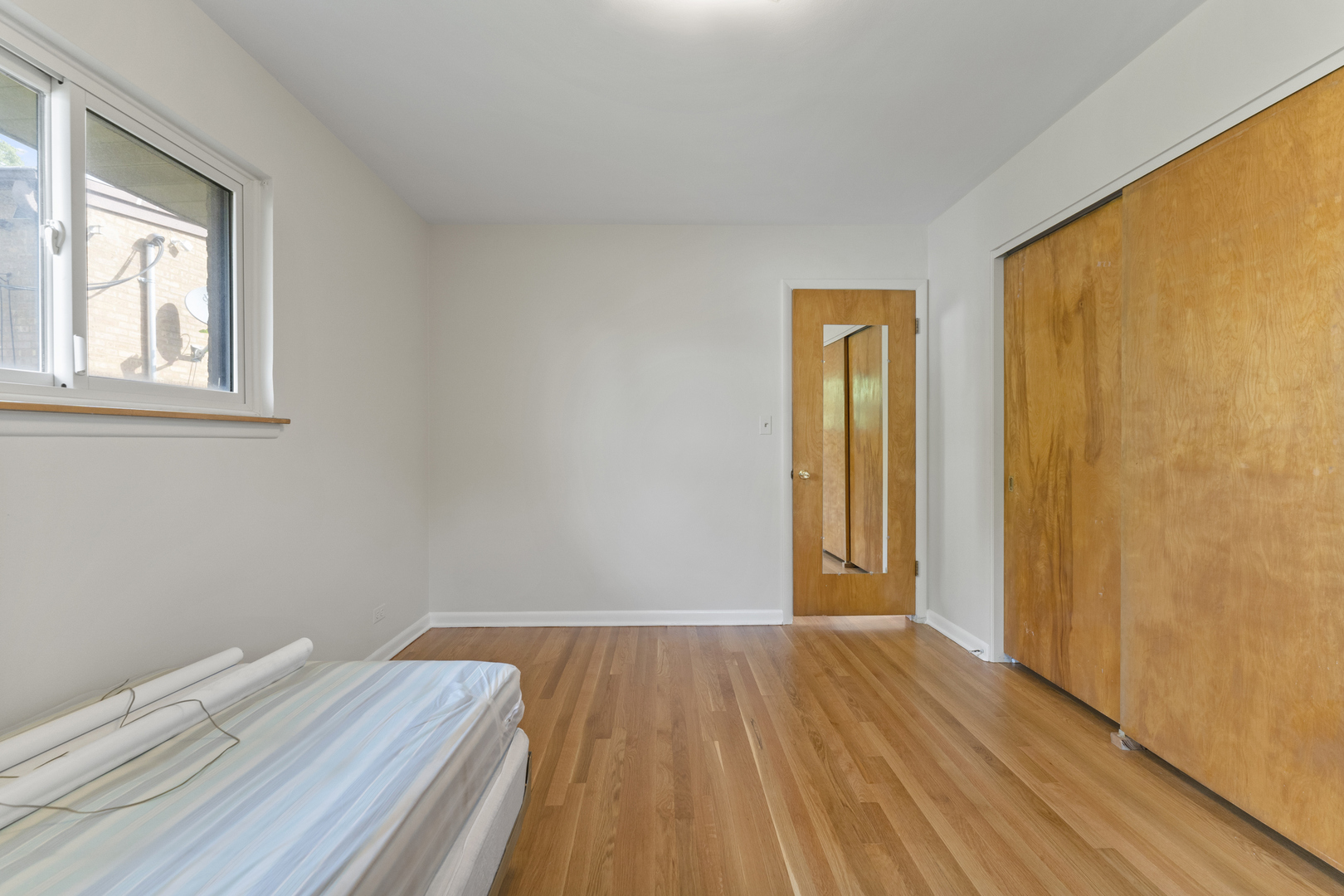 8616 N Oleander Avenue, Niles, IL 60714