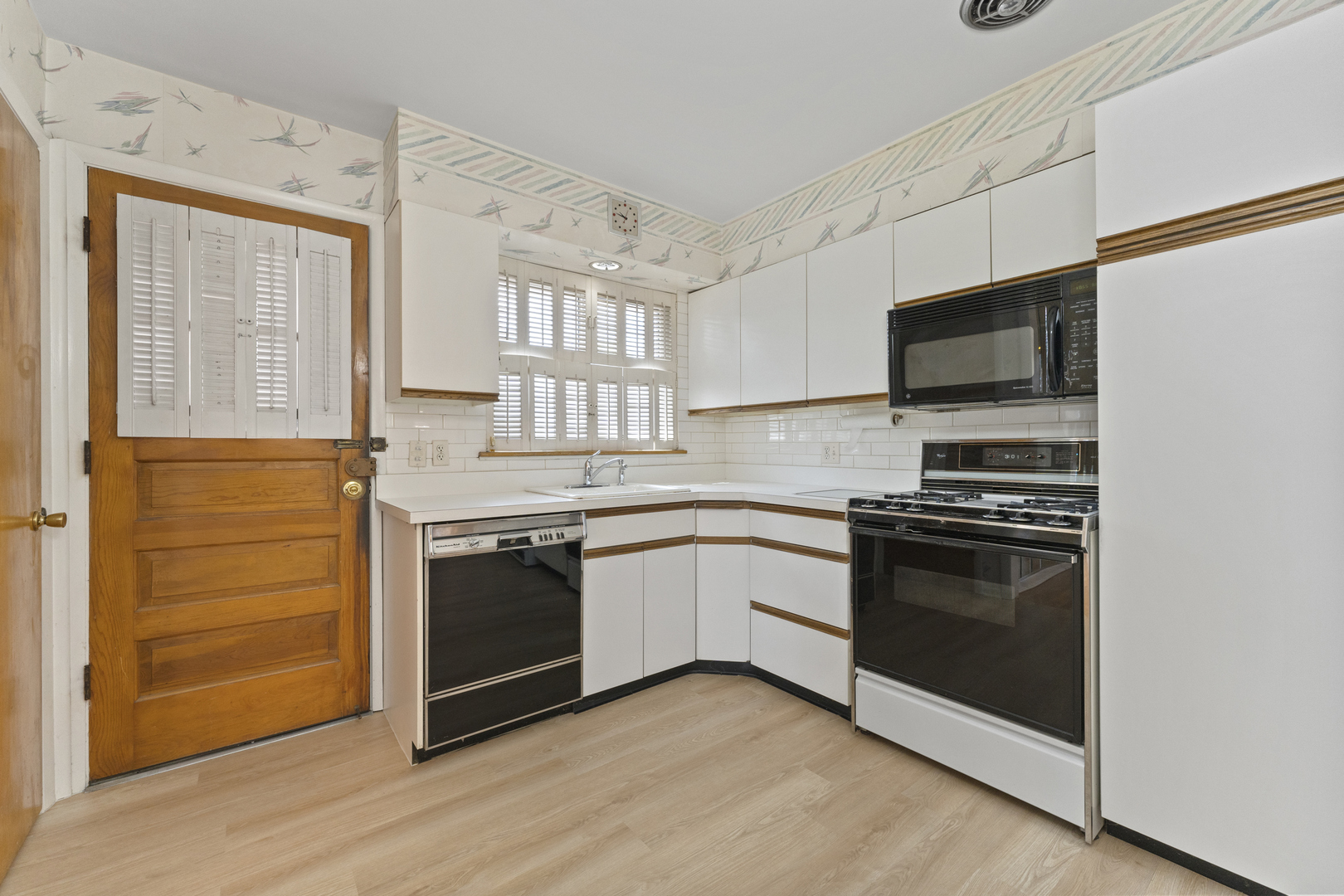 8616 N Oleander Avenue, Niles, IL 60714