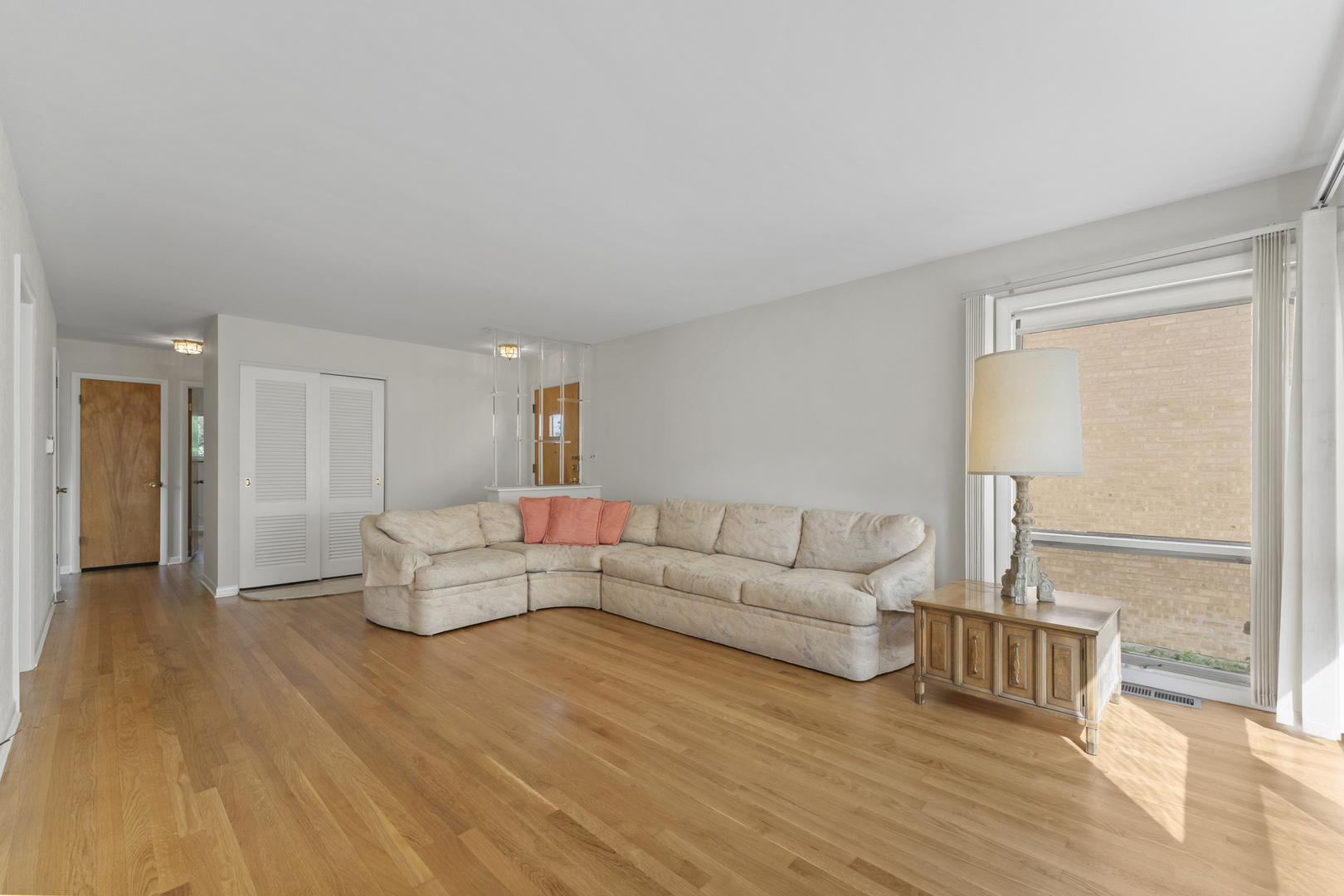 8616 N Oleander Avenue, Niles, IL 60714