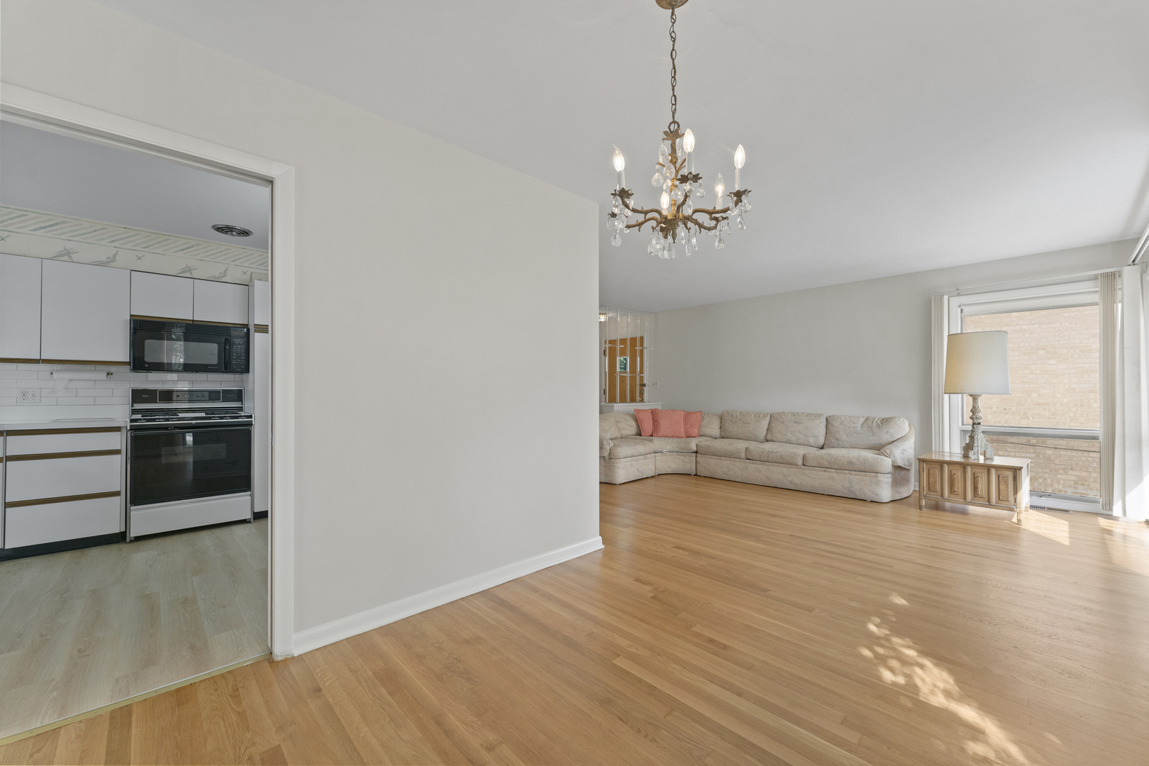 8616 N Oleander Avenue, Niles, IL 60714