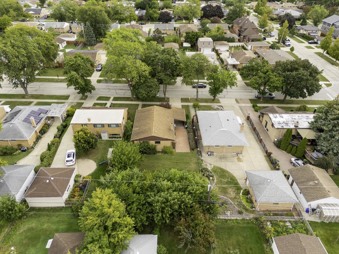8616 N Oleander Avenue, Niles, IL 60714