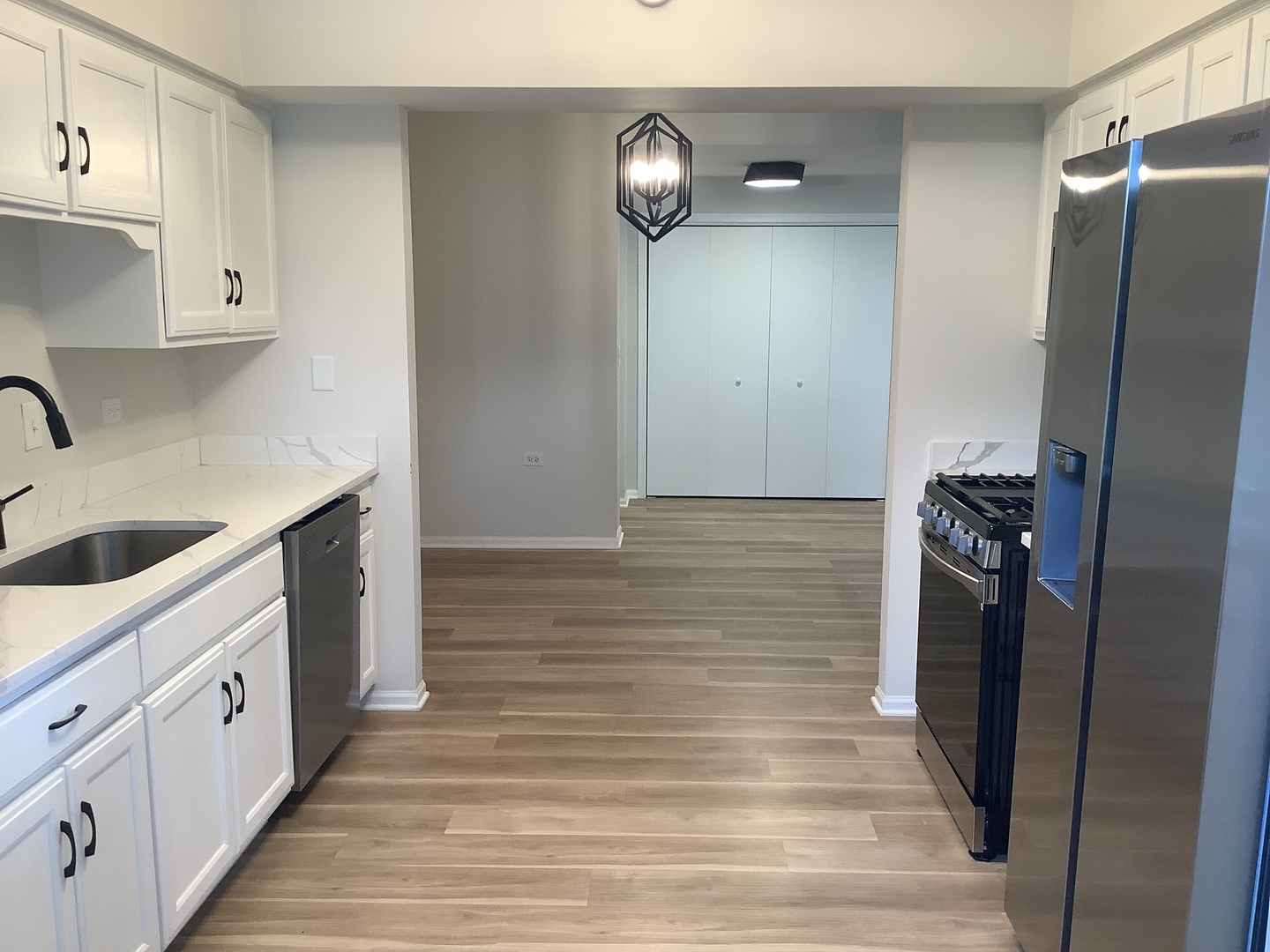 6241 MISTY PINES Drive #1, Tinley Park, IL 60477