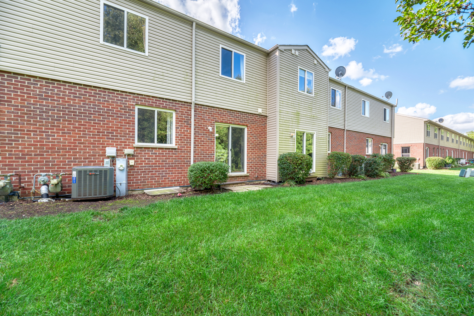 16556 Willow Walk Drive, Lockport, IL 60441