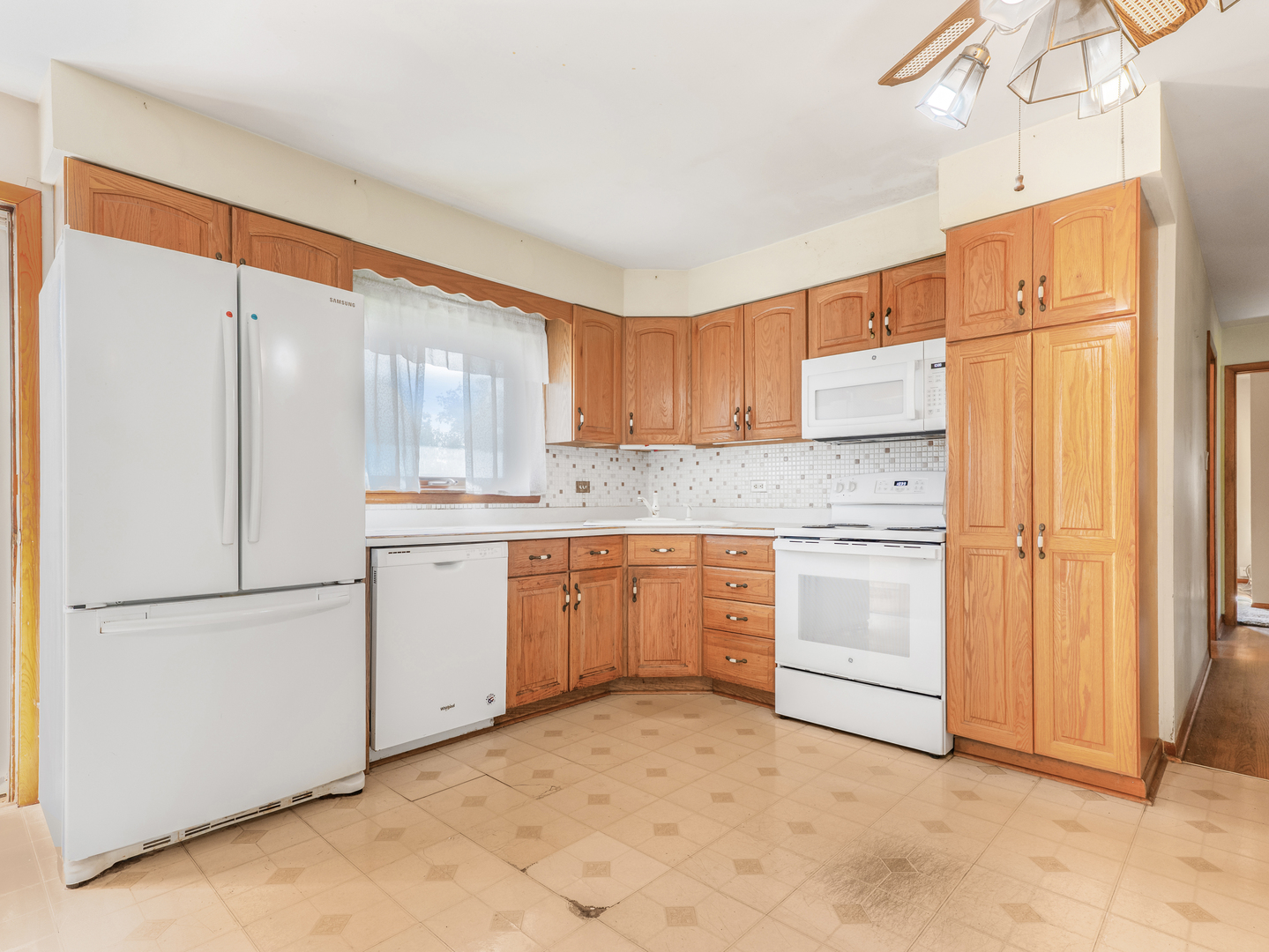 461 Springhill Drive, Roselle, IL 60172