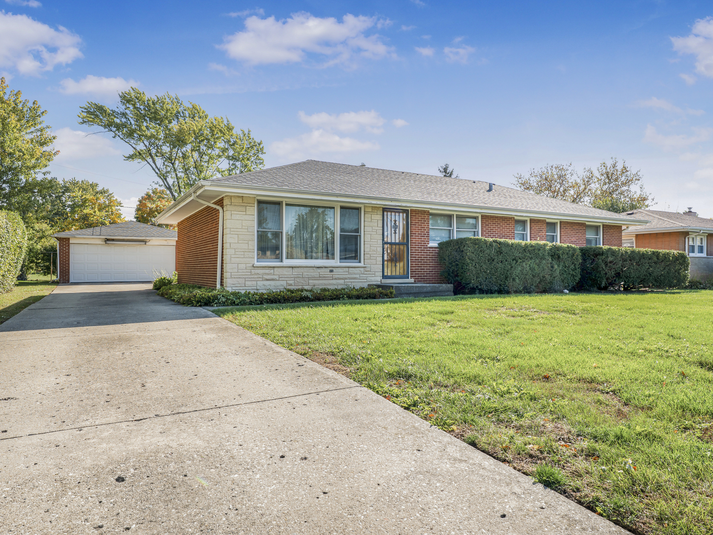 461 Springhill Drive, Roselle, IL 60172