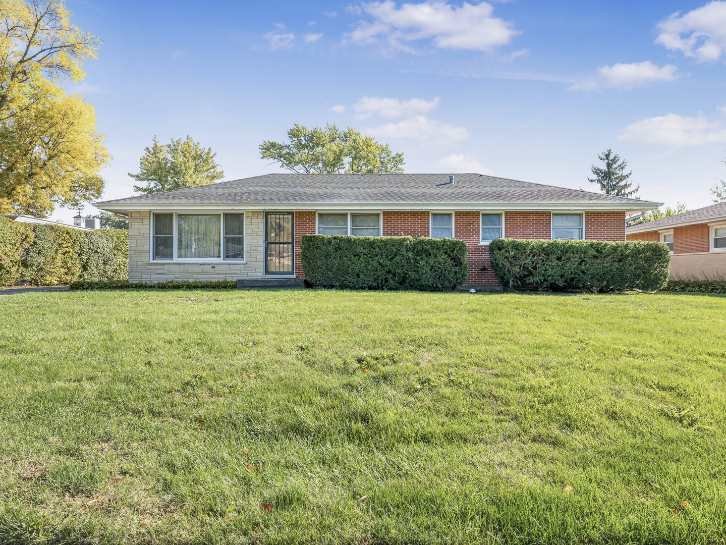 461 Springhill Drive, Roselle, IL 60172