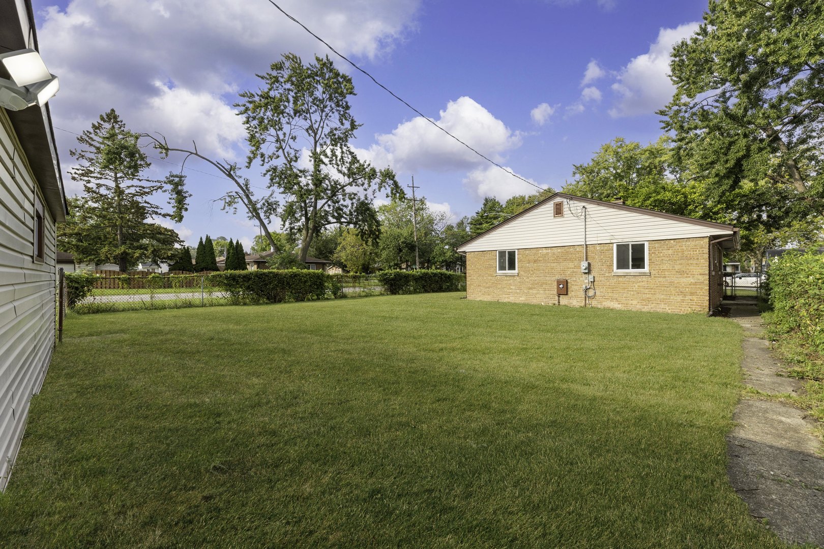 17157 Chicago Avenue, Lansing, IL 60438