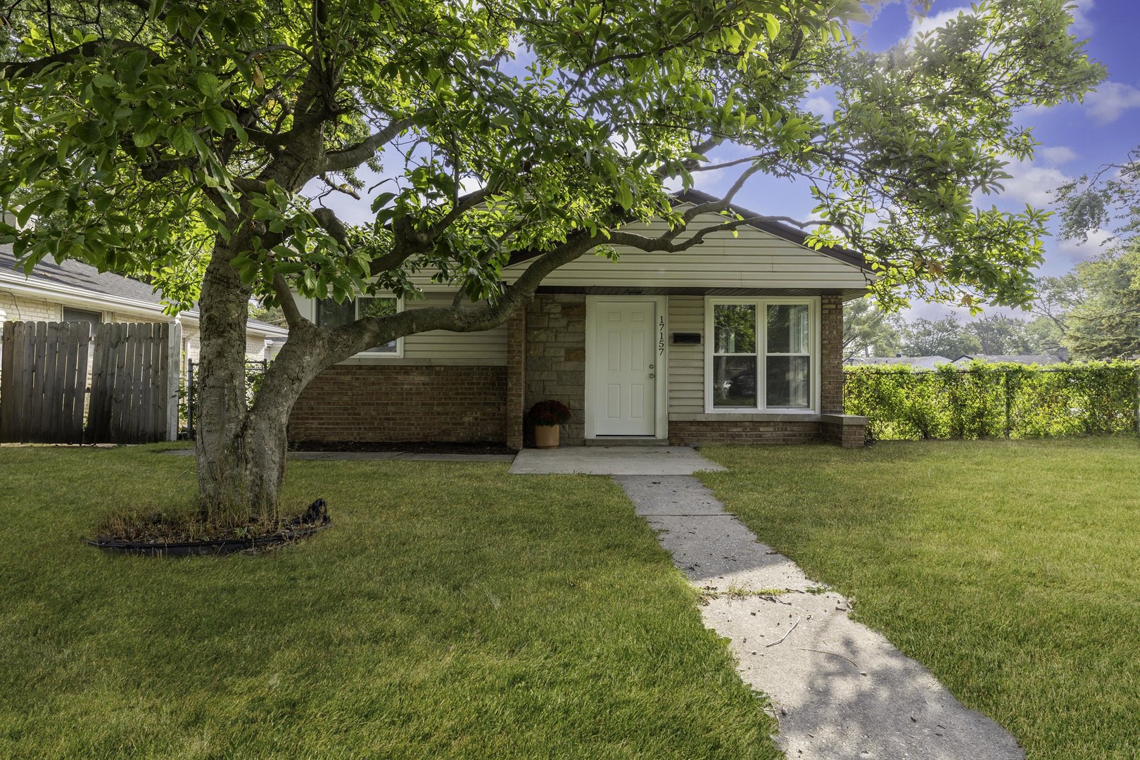 17157 Chicago Avenue, Lansing, IL 60438