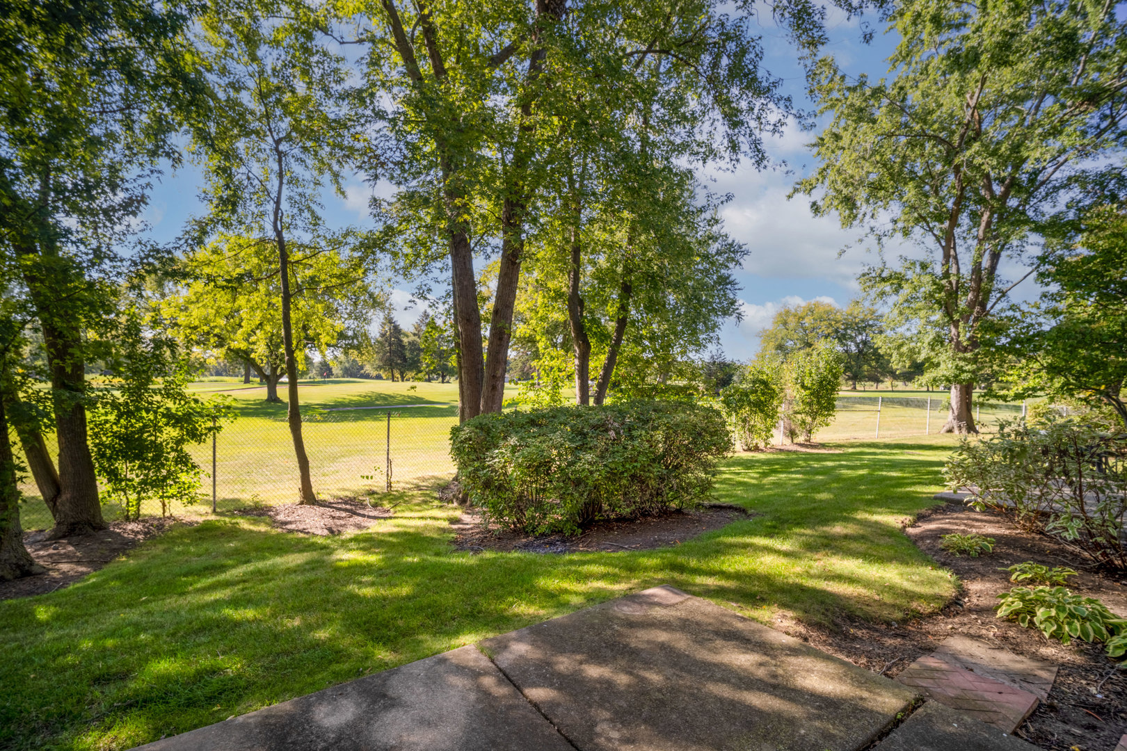 746 Old Checker Road, Buffalo Grove, IL 60089