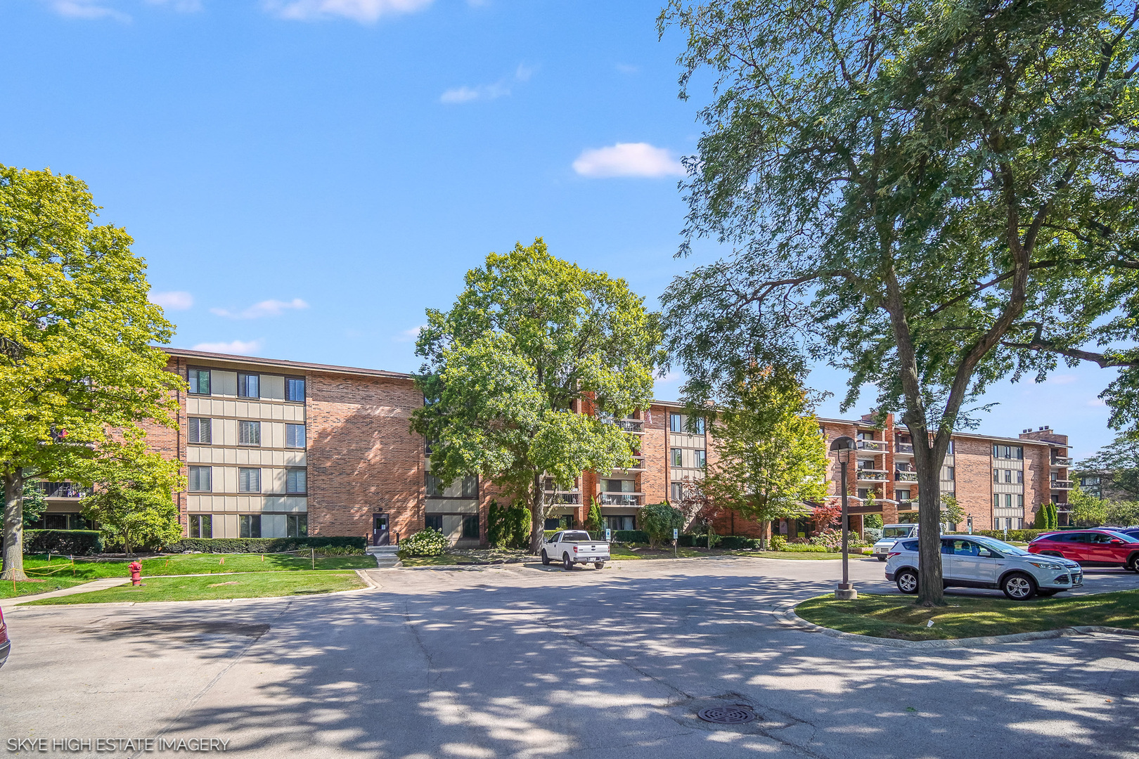 201 Lake Hinsdale Drive #303, Willowbrook, IL 60527