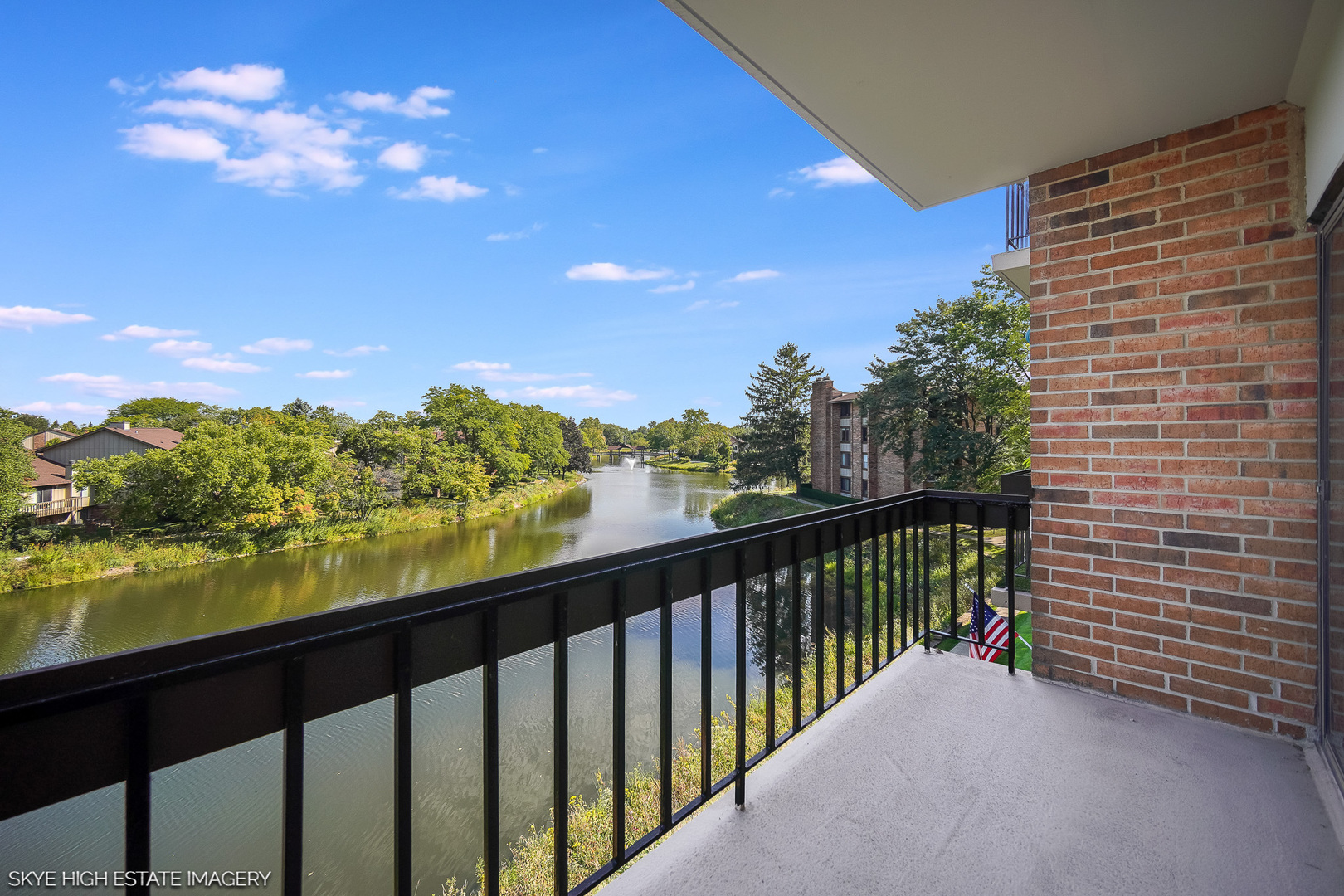 201 Lake Hinsdale Drive #303, Willowbrook, IL 60527