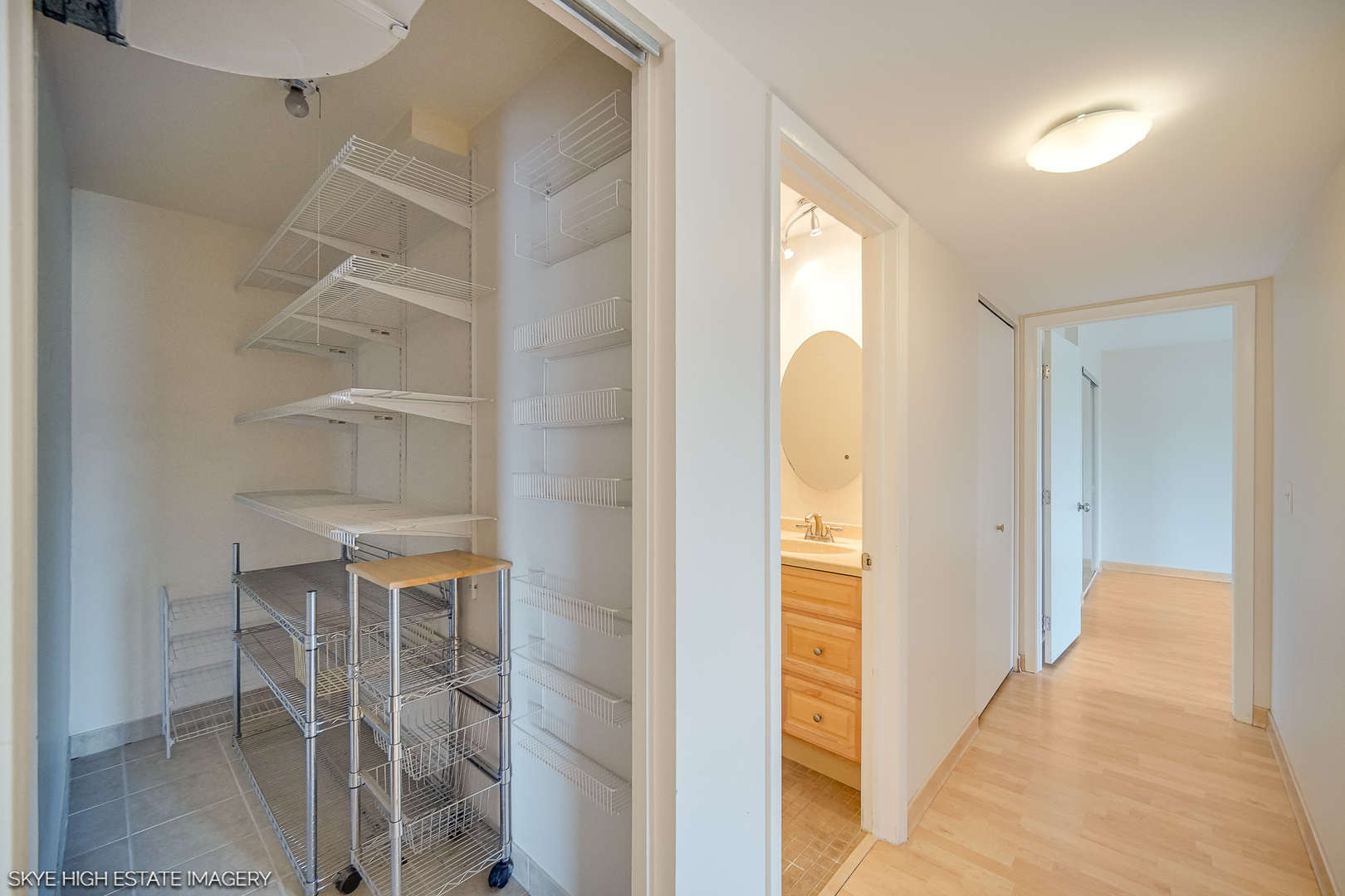 201 Lake Hinsdale Drive #303, Willowbrook, IL 60527