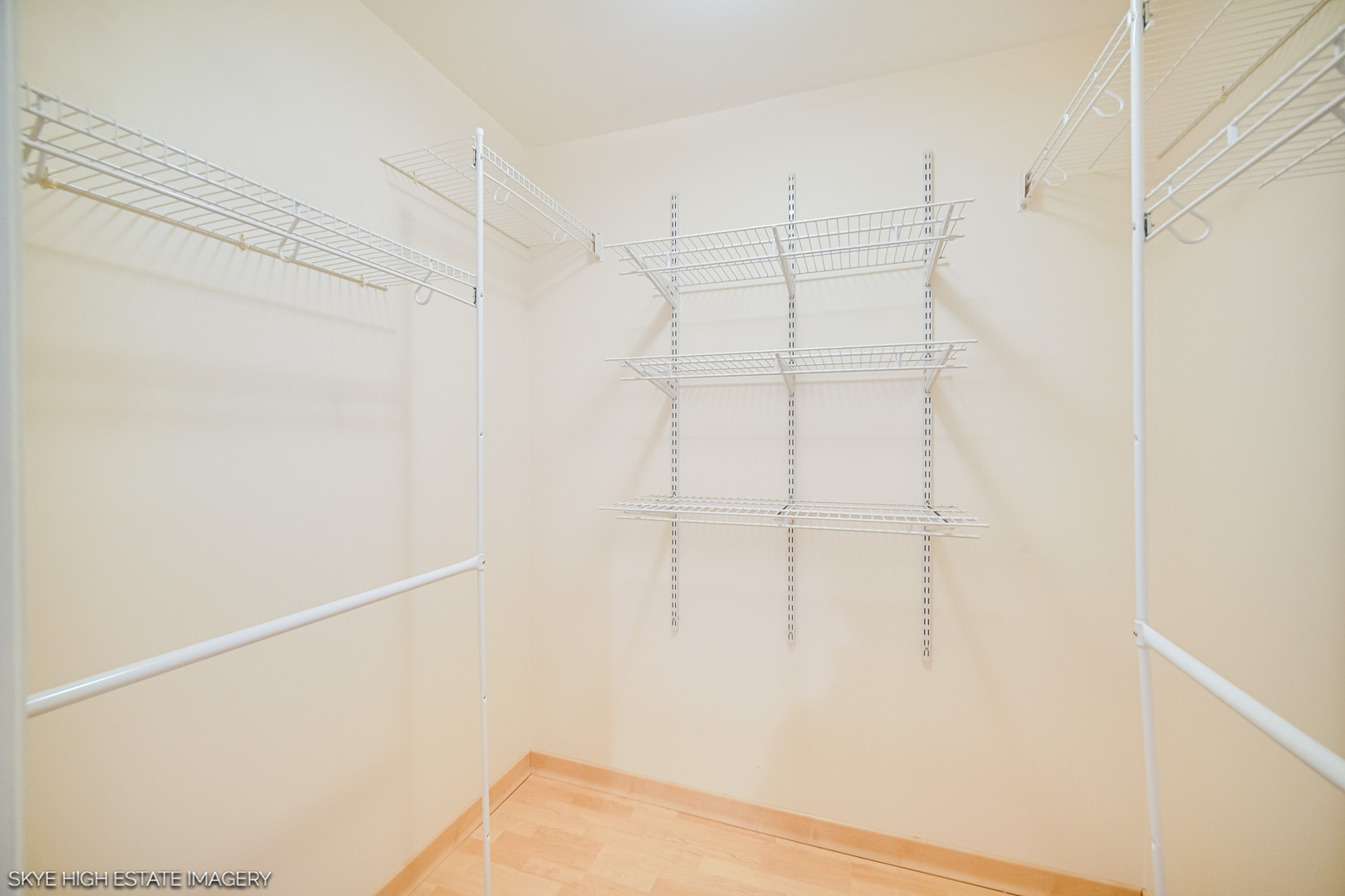 201 Lake Hinsdale Drive #303, Willowbrook, IL 60527