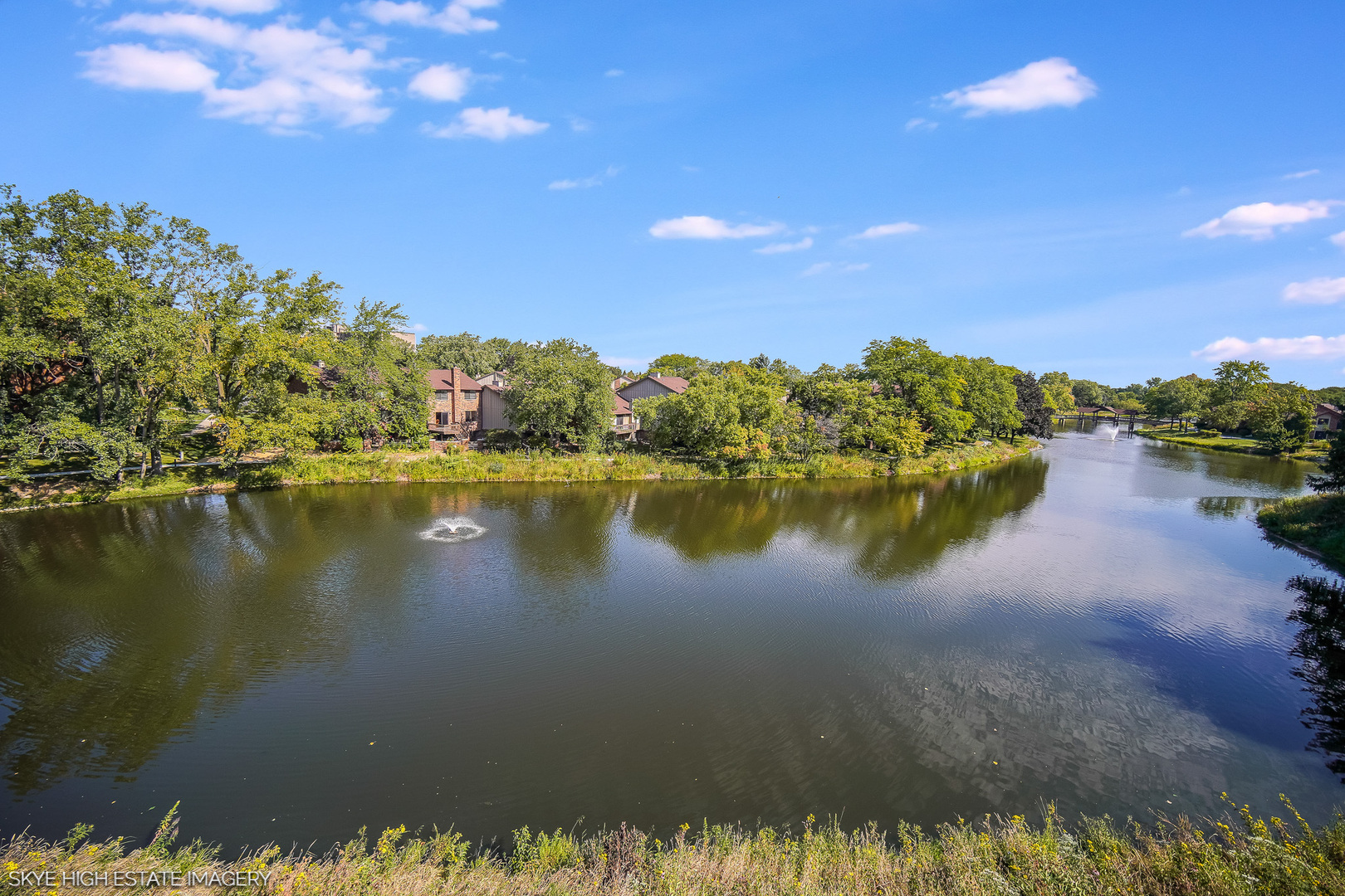 201 Lake Hinsdale Drive #303, Willowbrook, IL 60527