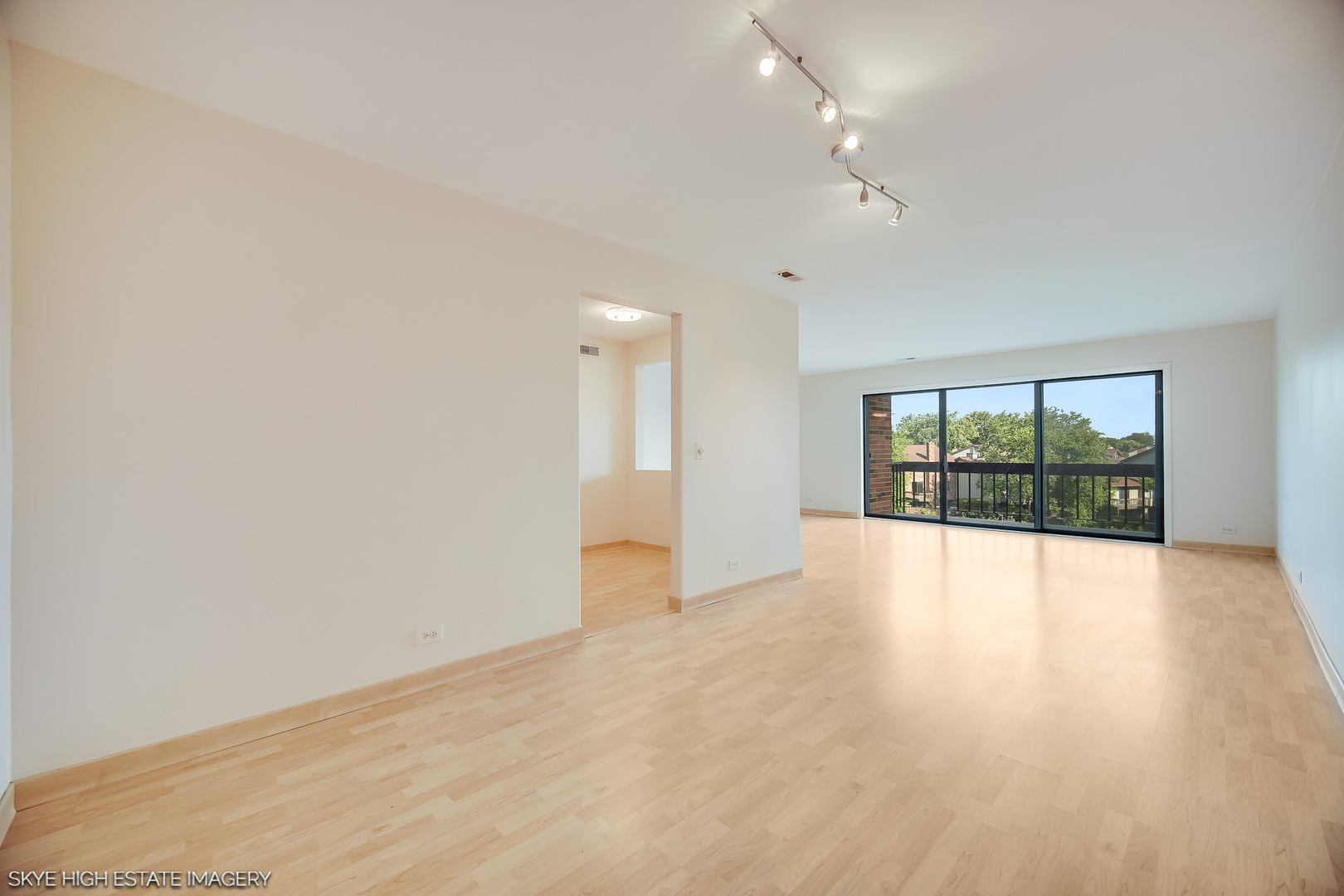 201 Lake Hinsdale Drive #303, Willowbrook, IL 60527