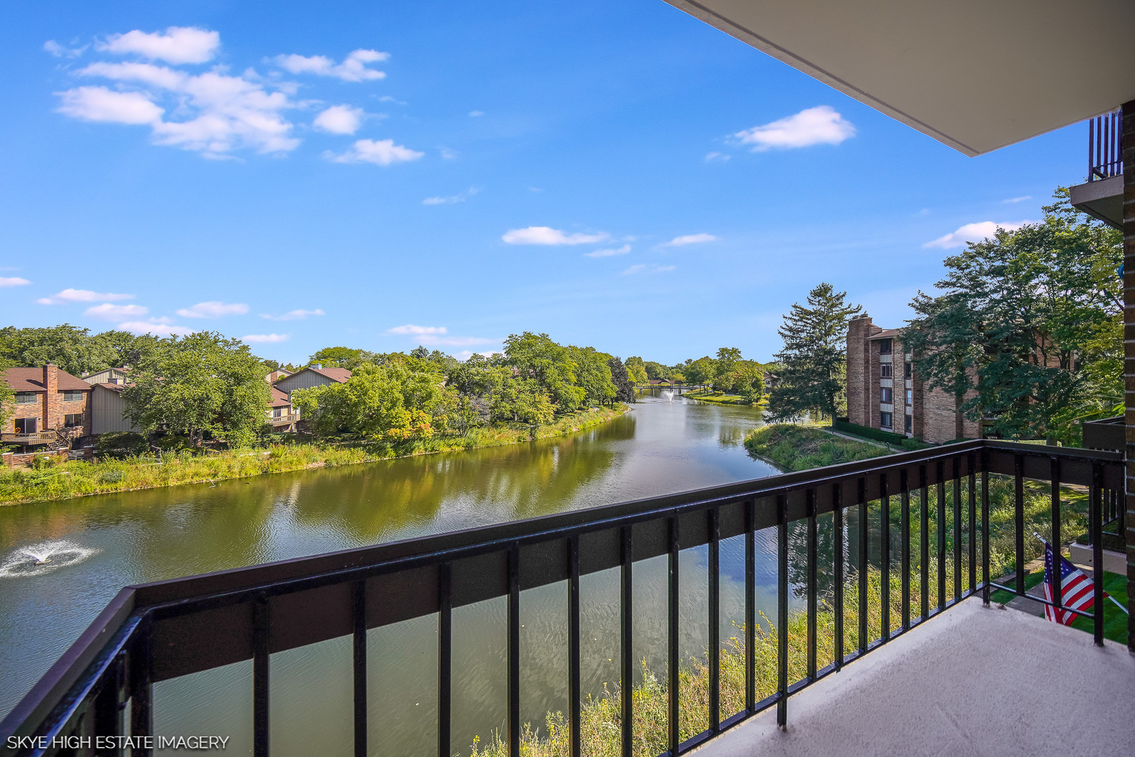 201 Lake Hinsdale Drive #303, Willowbrook, IL 60527