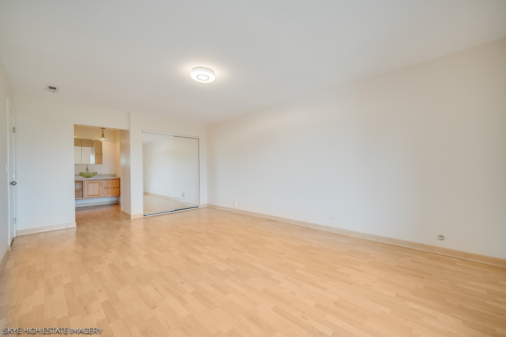 201 Lake Hinsdale Drive #303, Willowbrook, IL 60527