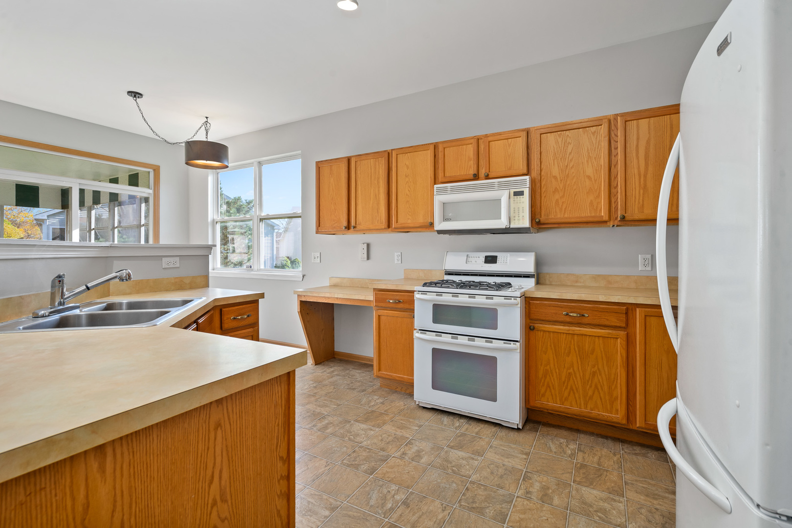 721 S Wellston Lane, Romeoville, IL 60446