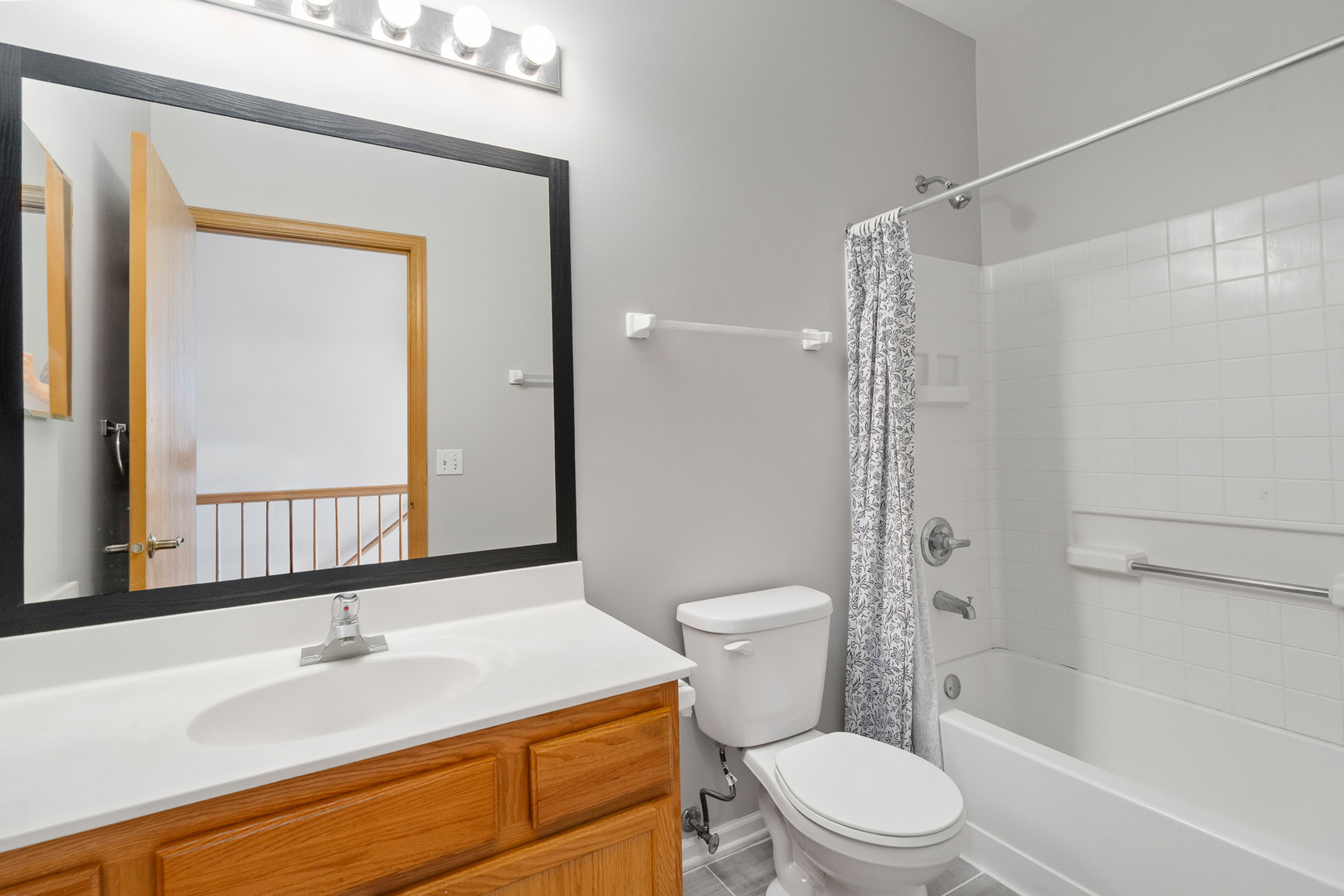 721 S Wellston Lane, Romeoville, IL 60446