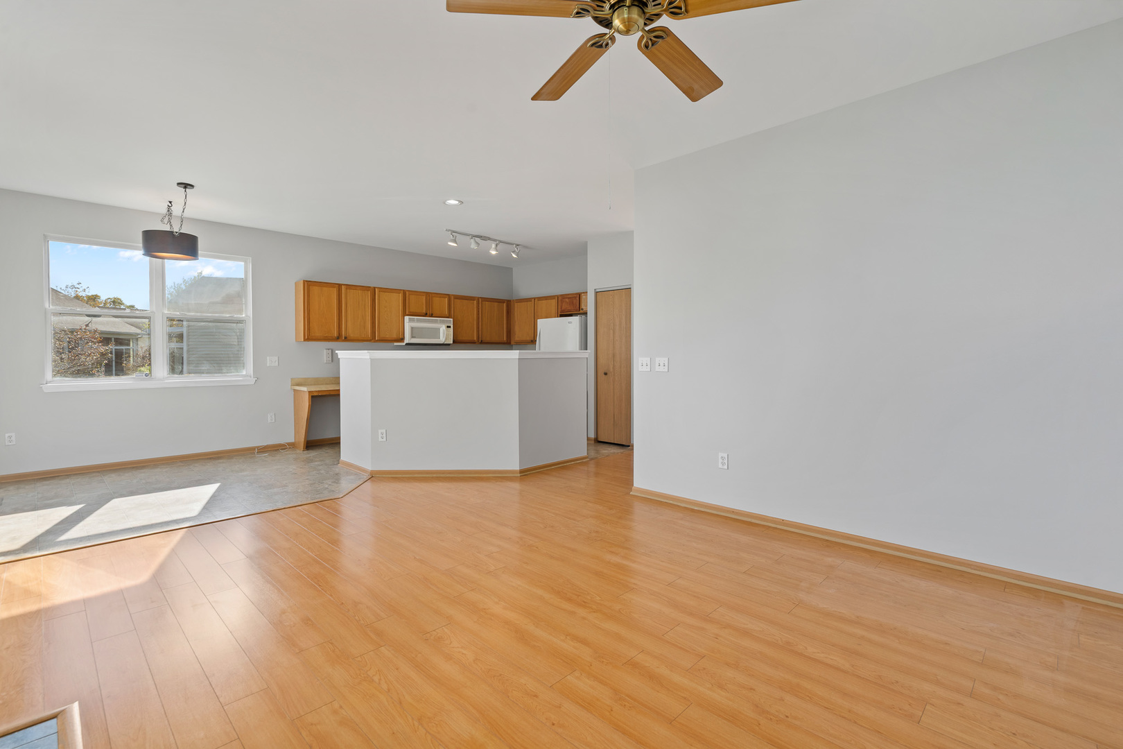 721 S Wellston Lane, Romeoville, IL 60446