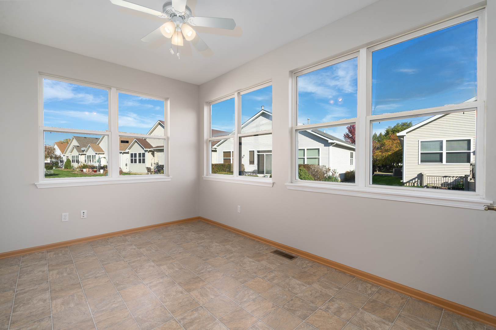 721 S Wellston Lane, Romeoville, IL 60446